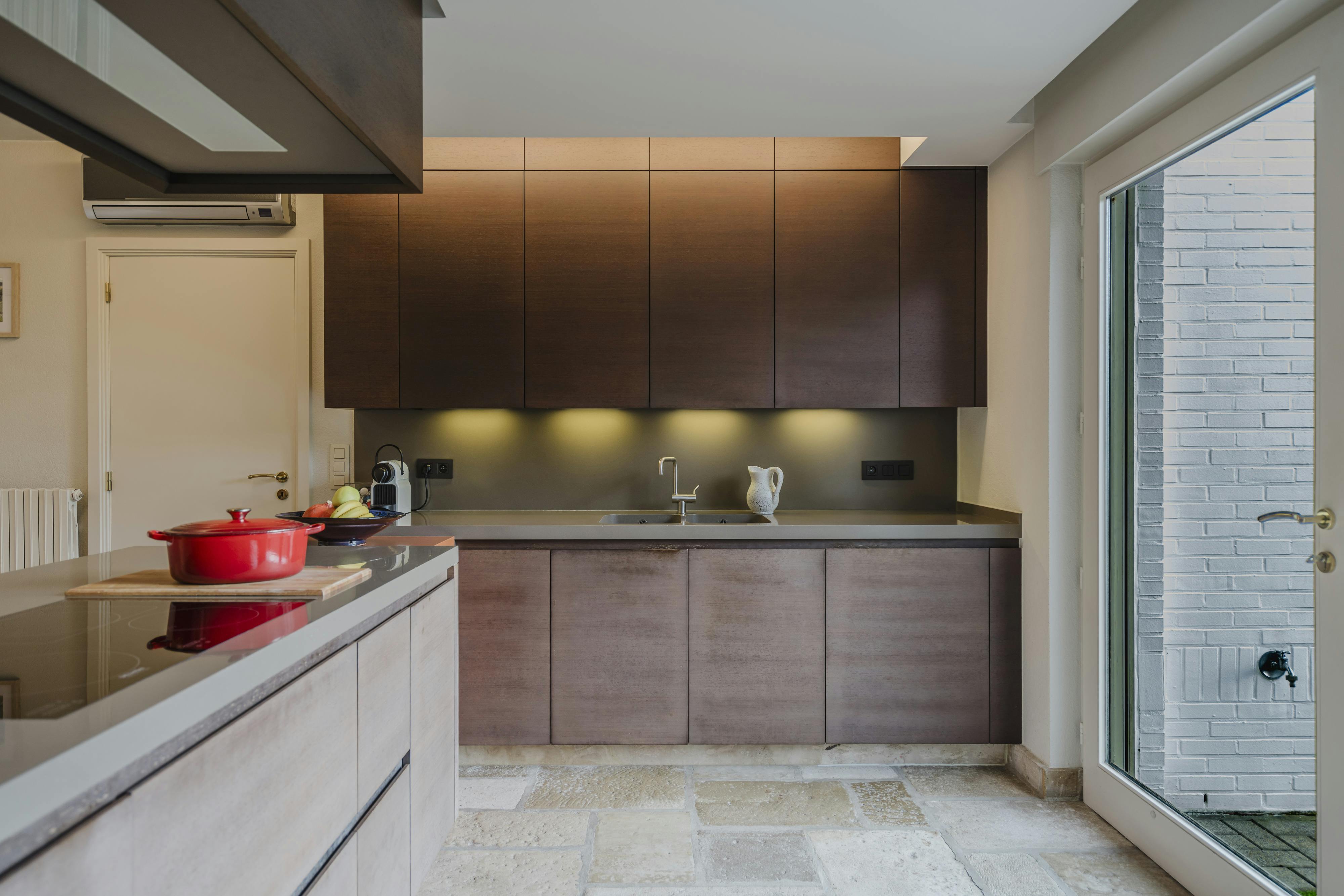 Ruime, gerenoveerde villa op 1327 m² met zuidgerichte tuin in rustige villawijk foto 10