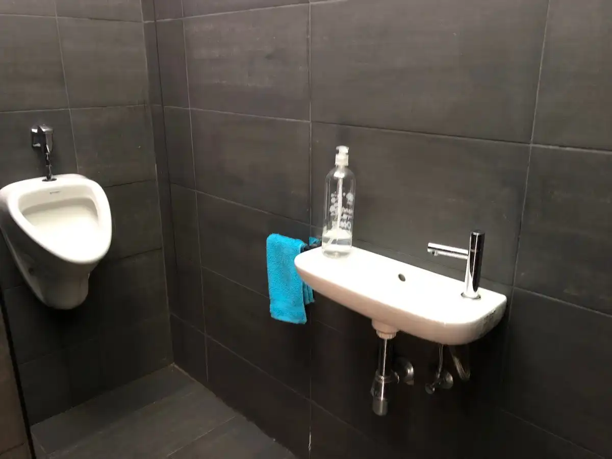 Commercieel te huur foto 13