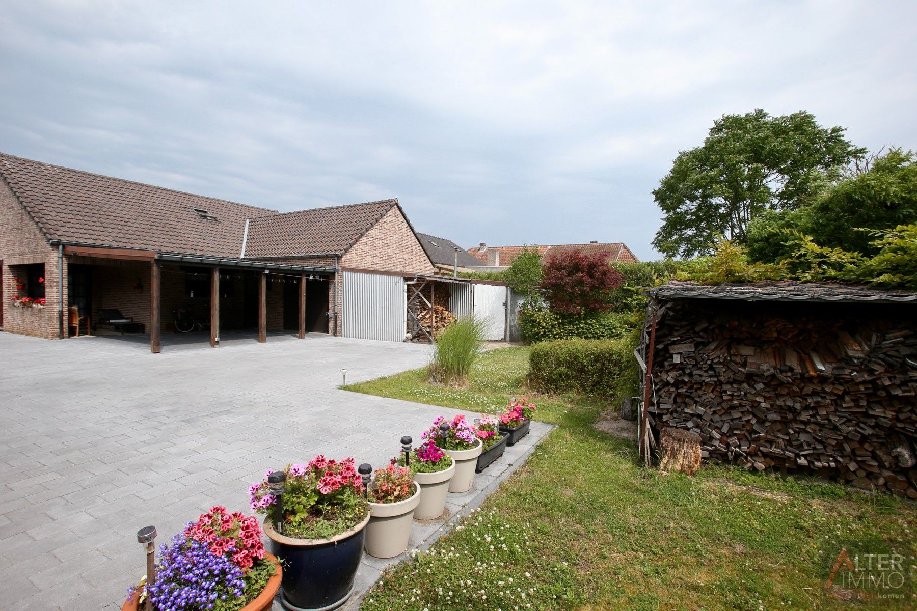 Instapklare woning met 4/5 slaapkamers op ca. 8 are! foto 25