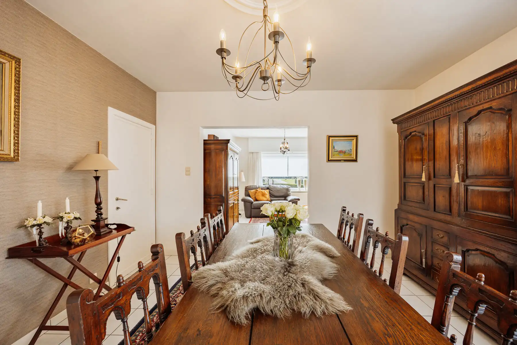 Open bebouwing met veelzijdig bijgebouw op een toplocatie foto 3