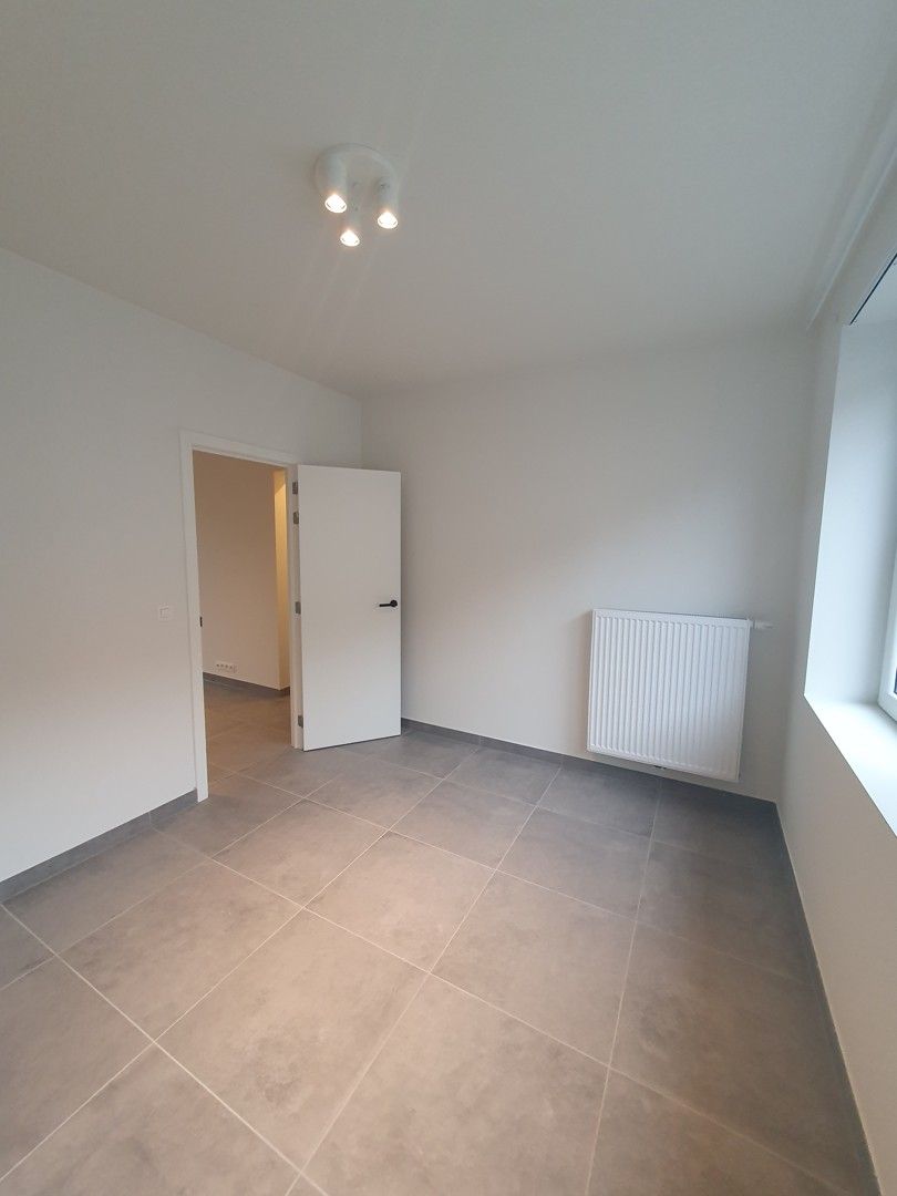 Instapklaar appartement met modern dakterras op de 1ste verdieping foto 8