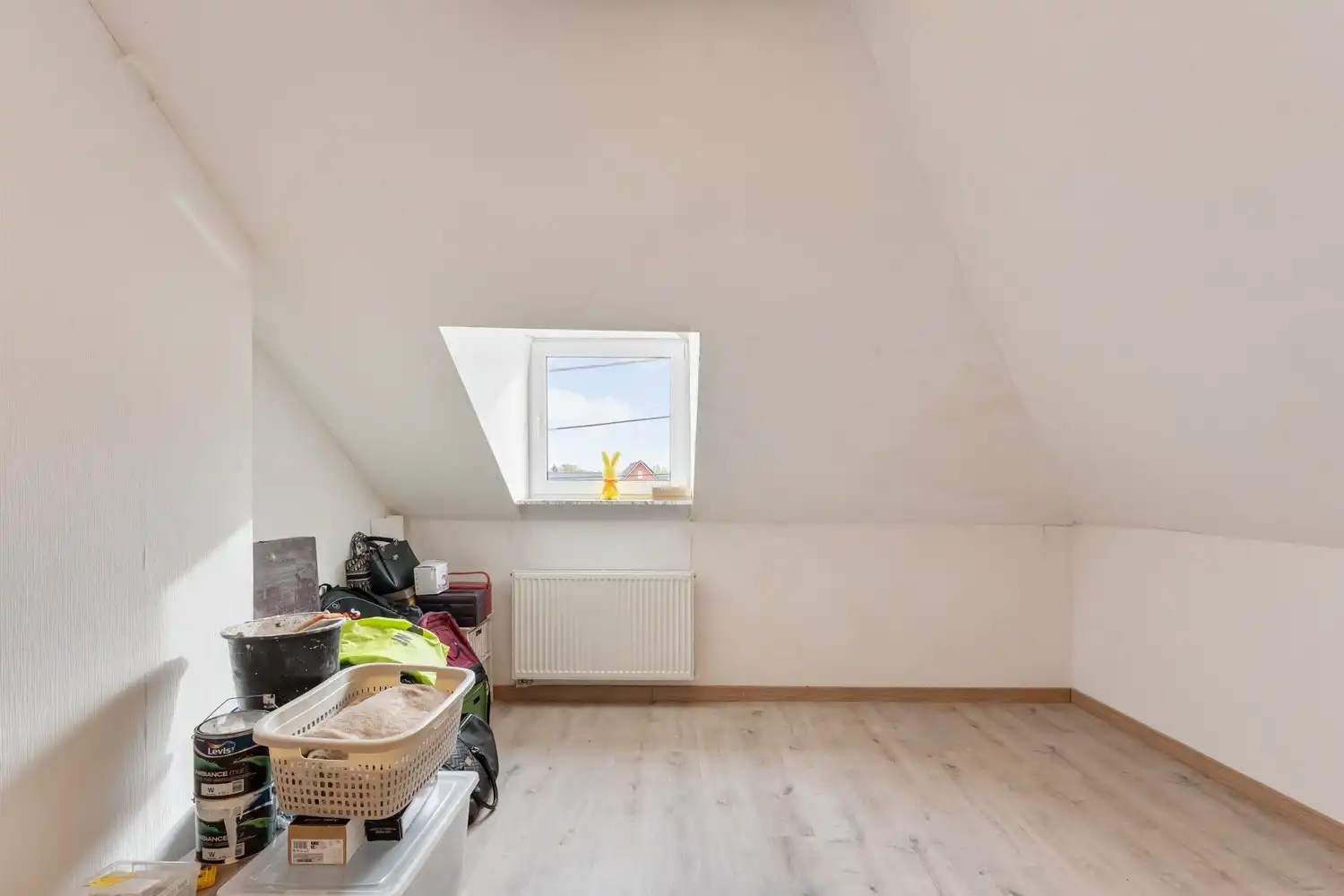 Ruime gezinswoning met 4 slaapkamers, 2 badkamers en zonnige tuin op rustige locatie foto 18