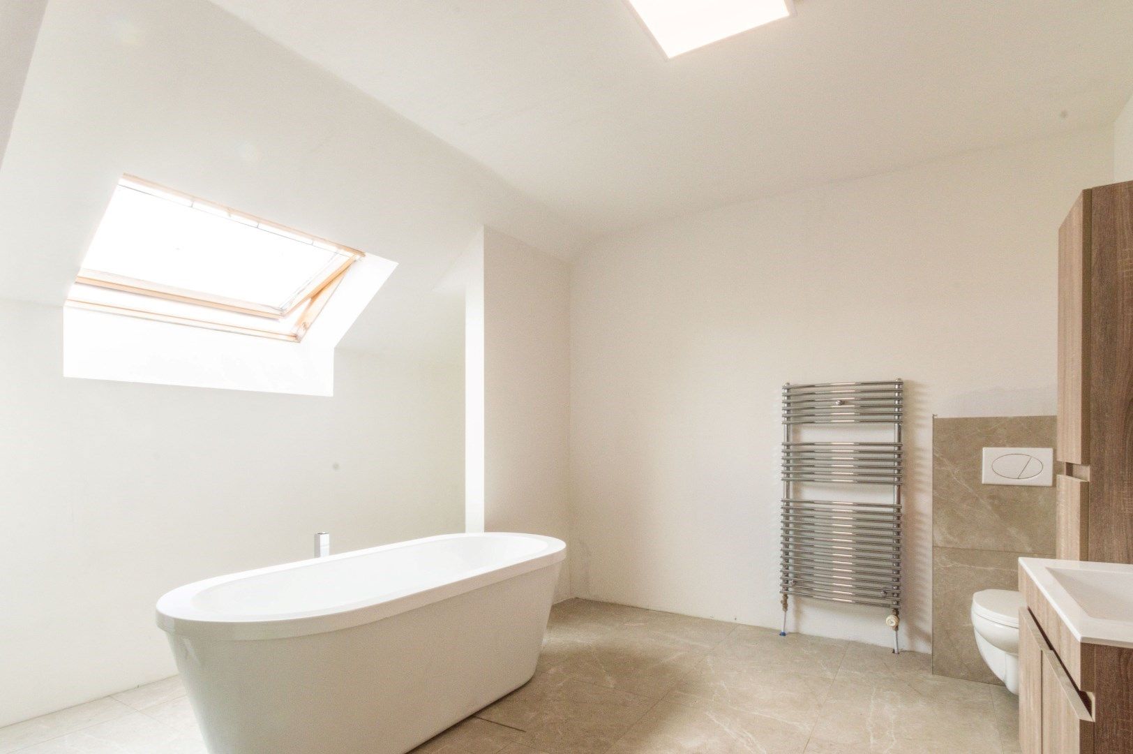 OPBRENGSTEIGENDOM MET 2 APP, GARAGE, TERASSEN & TUIN ! foto 4