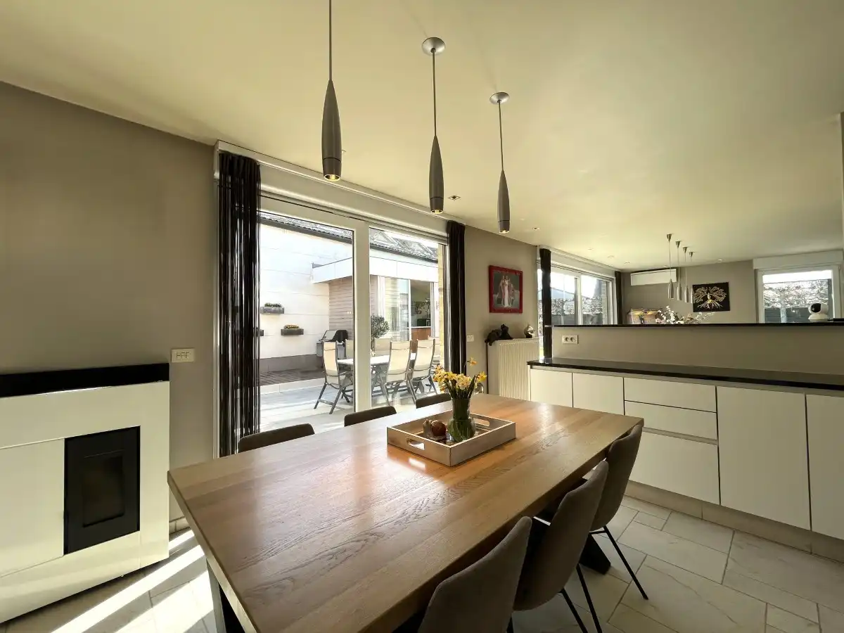 Dadizele – Ruime woning met loods van ca. 400 m², zwembad en bureelruimte foto 6