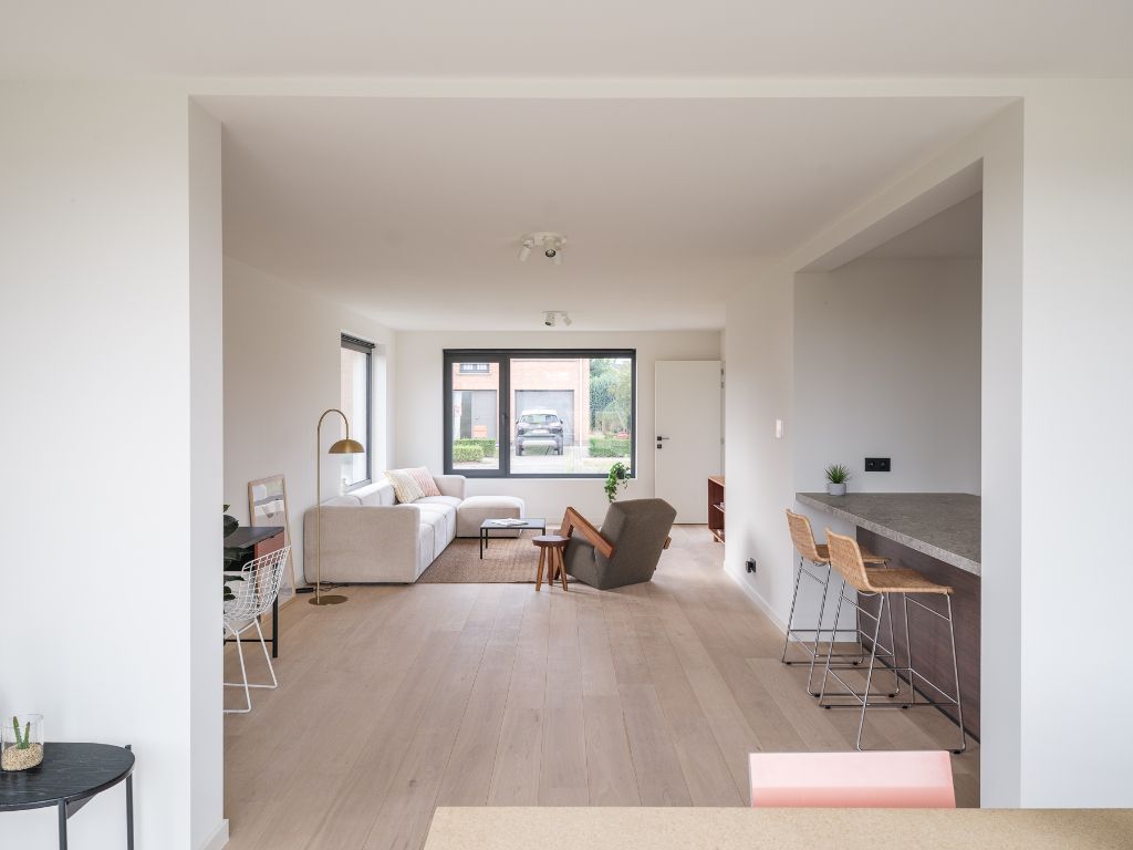 Hoogwaardig gerenoveerde gezinswoning met 4 slaapkamers en landelijke zichten – nabij station Hansbeke foto 3
