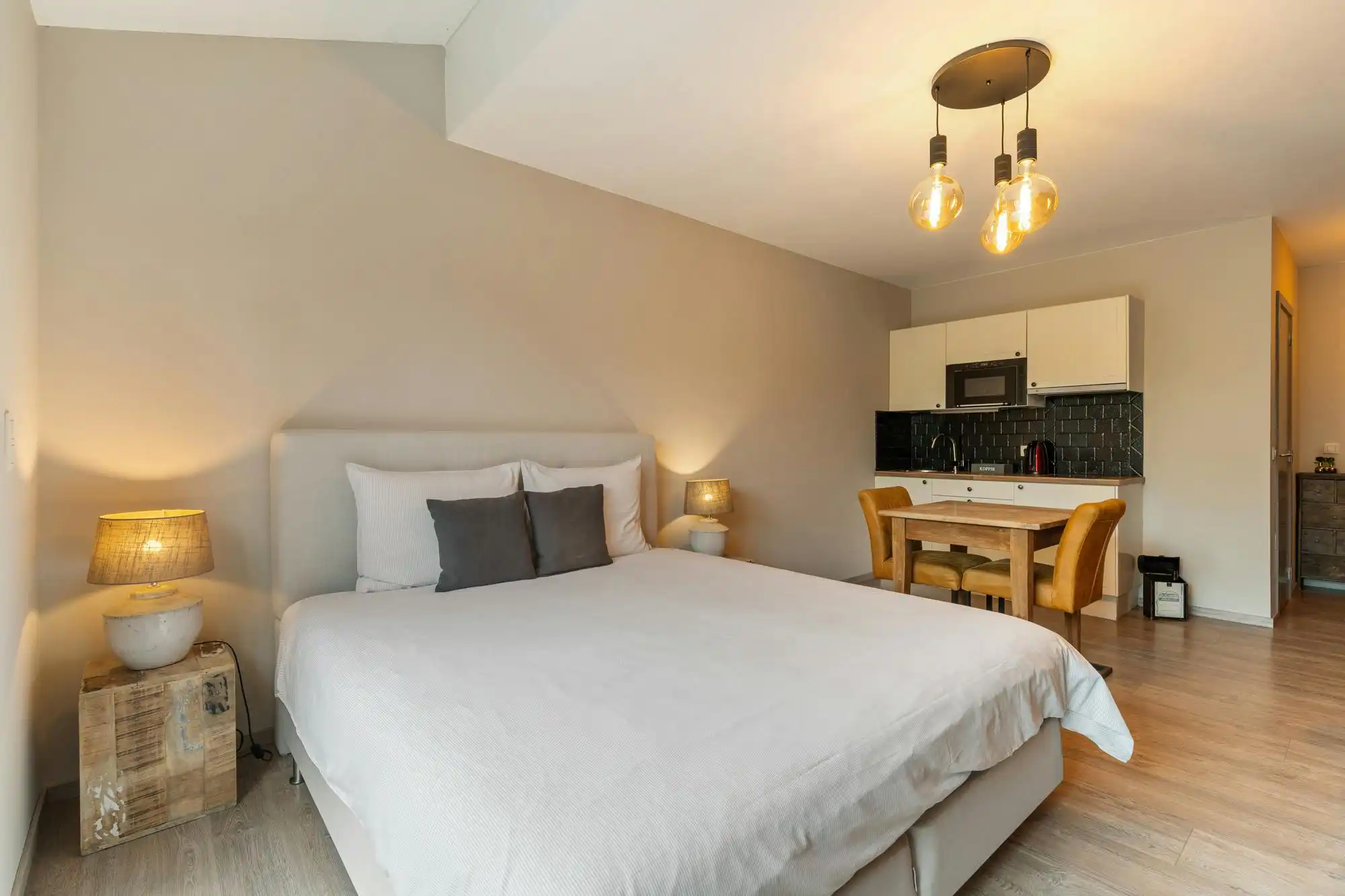Woonst met B&B en appartement te koop in Minderhout foto 31