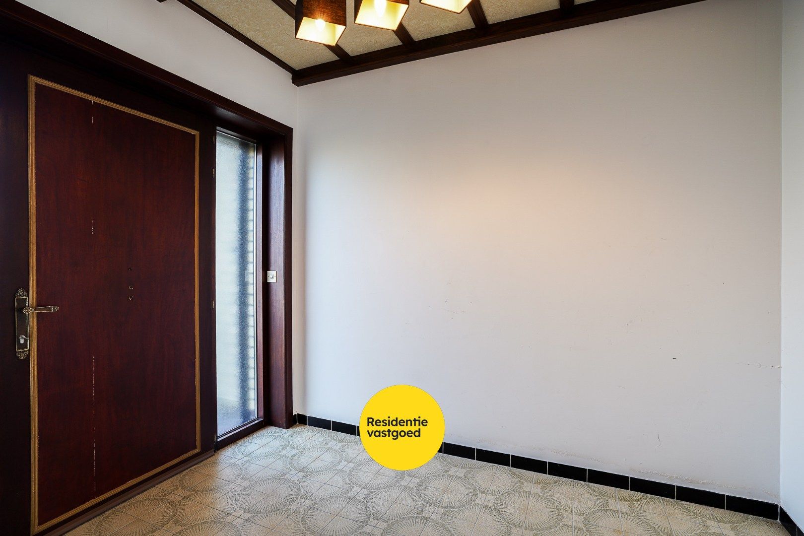 Woning met 5 slaapkamers in het centrum van Eernegem foto 9