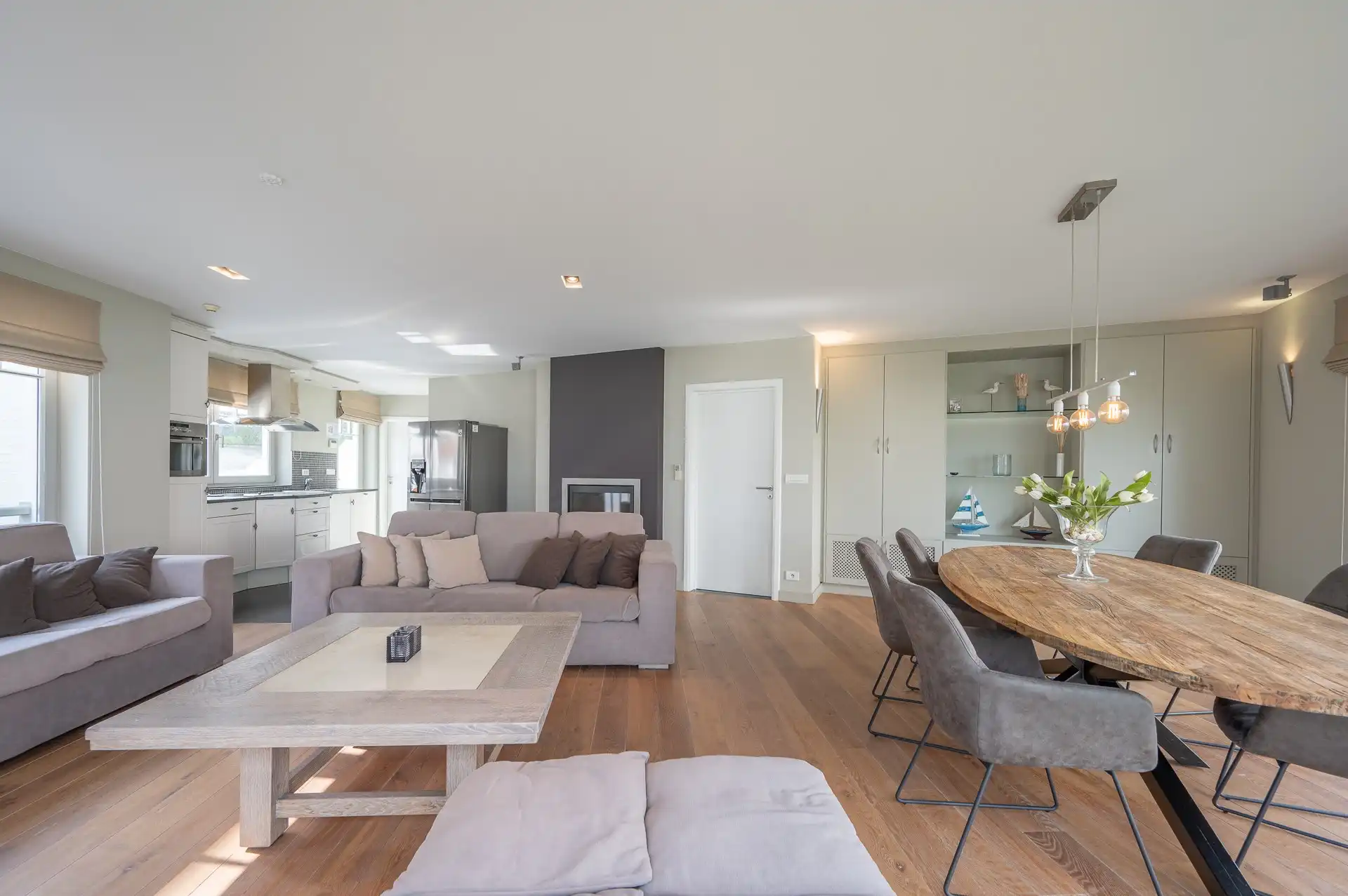 Gemeubeld: ruim appartement met 3 slaapkamers! foto 2