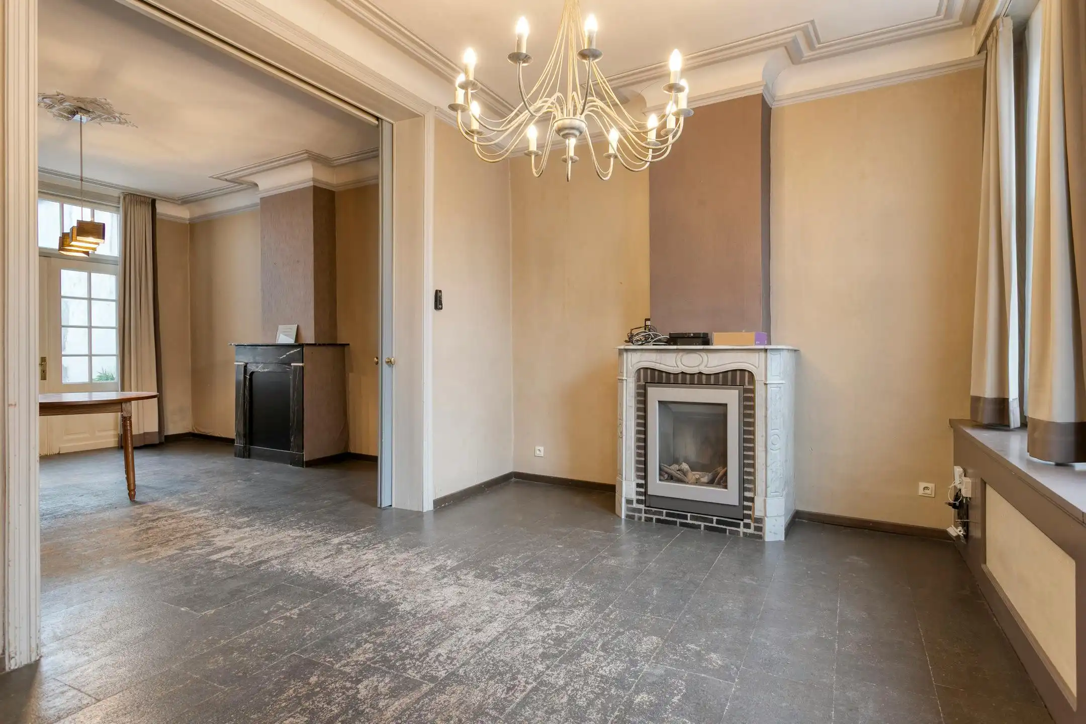 Instapklaar burgerhuis te koop in het centrum van Izegem. foto 5