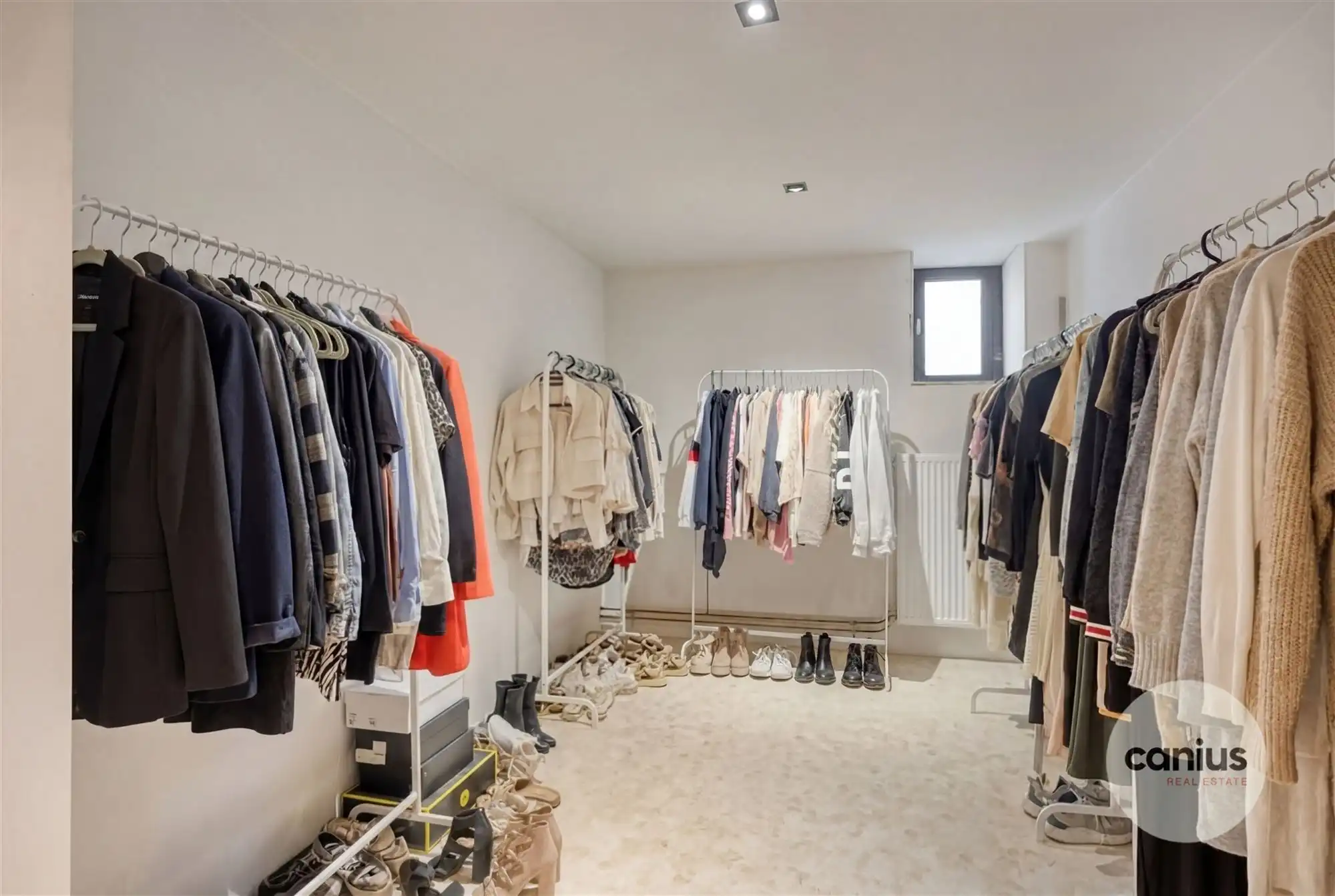 KNAPPE GELIJKVLOERSE WONING MET 4 SLAAPKAMERS foto 17