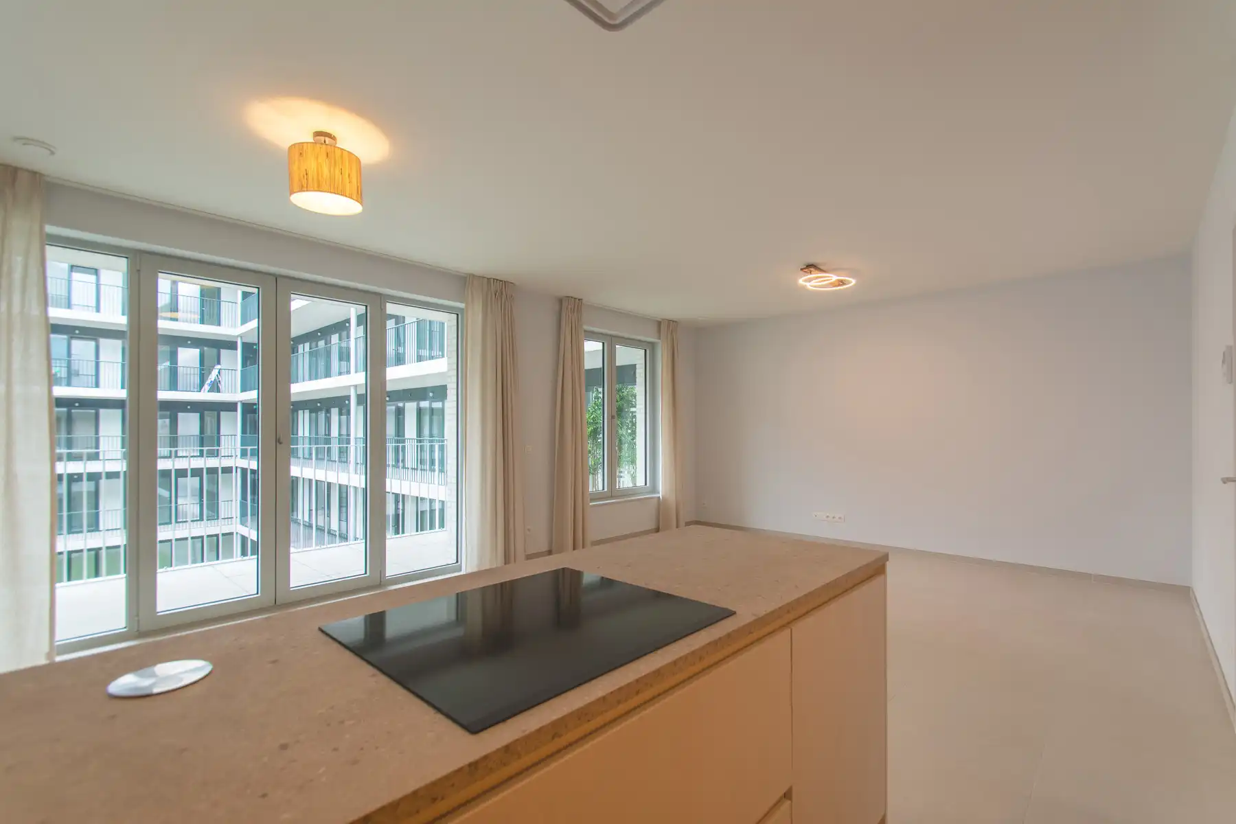 Lichtrijk nieuwbouwappartement met 2 slaapkamers en terras foto 3