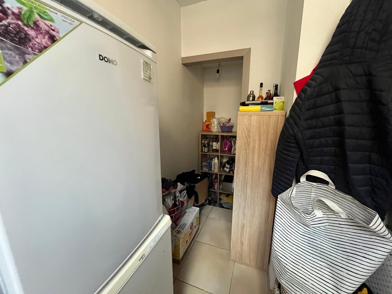 Instapklare rijwoning met 3 slaapkamers en koer te Brugge foto 7