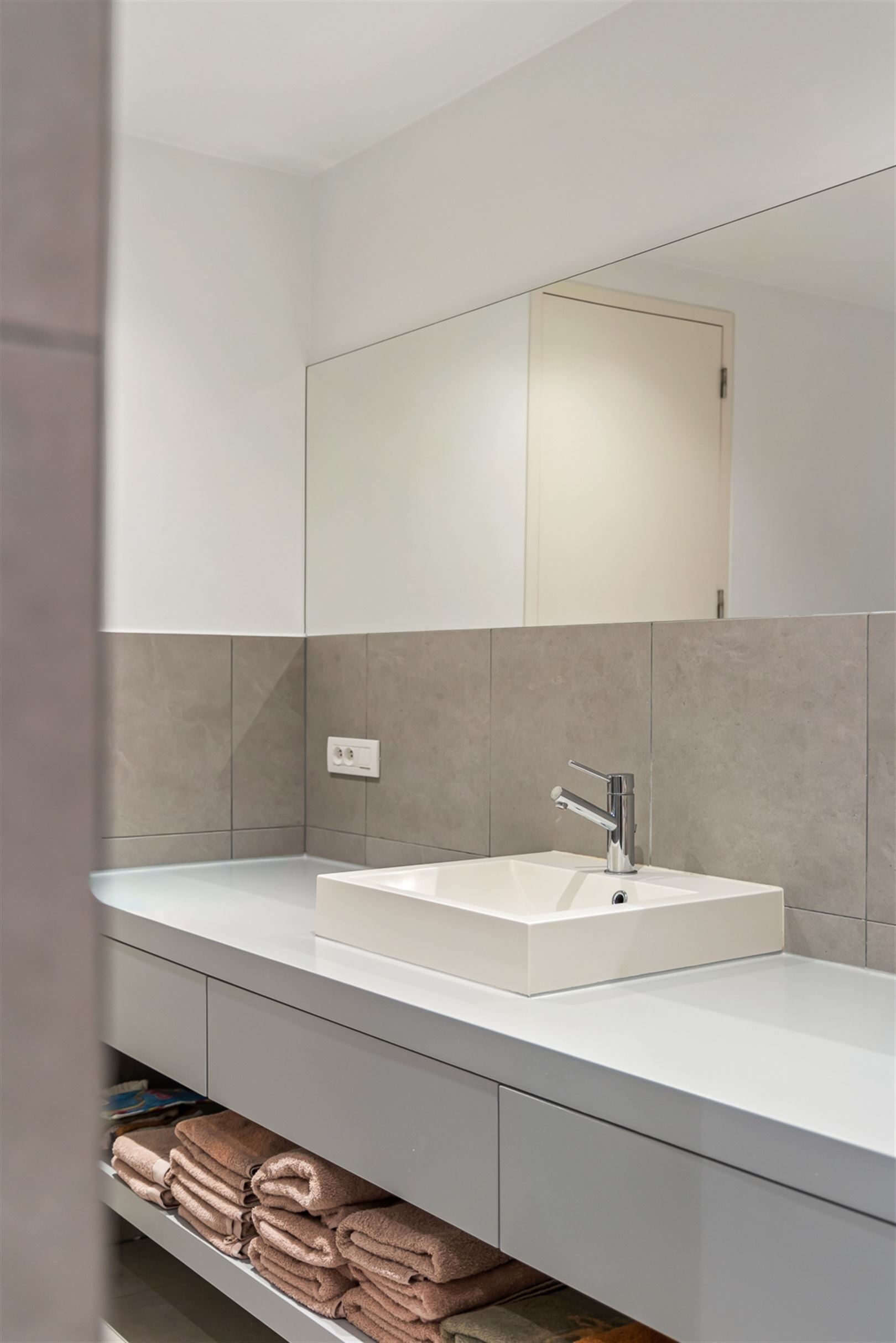 Recente & verrassende ruime woning met commercieel gelijkvloers foto 10