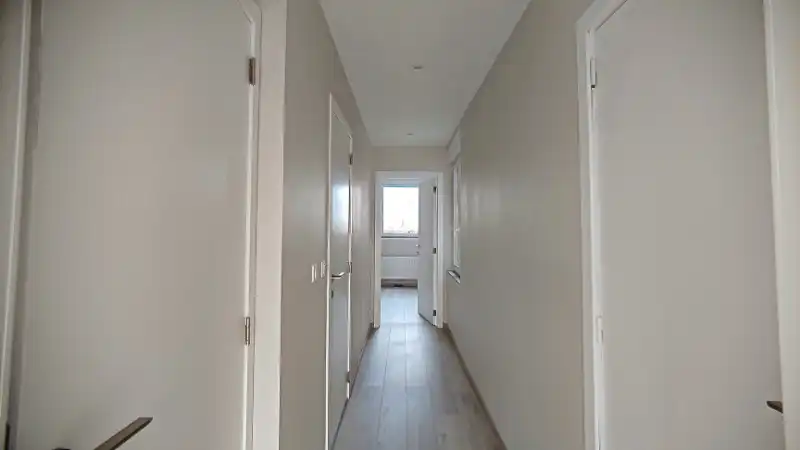 volledig gerenoveerd appartement foto 12