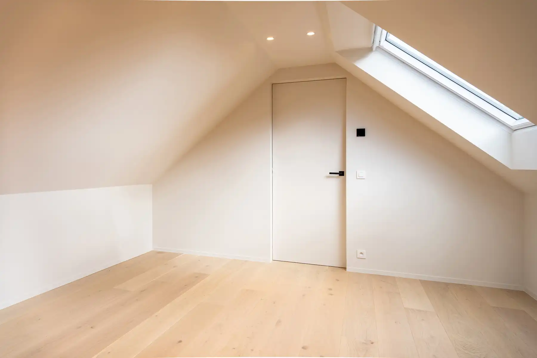 Smaakvol gerenoveerde alleenstaande woning foto 34