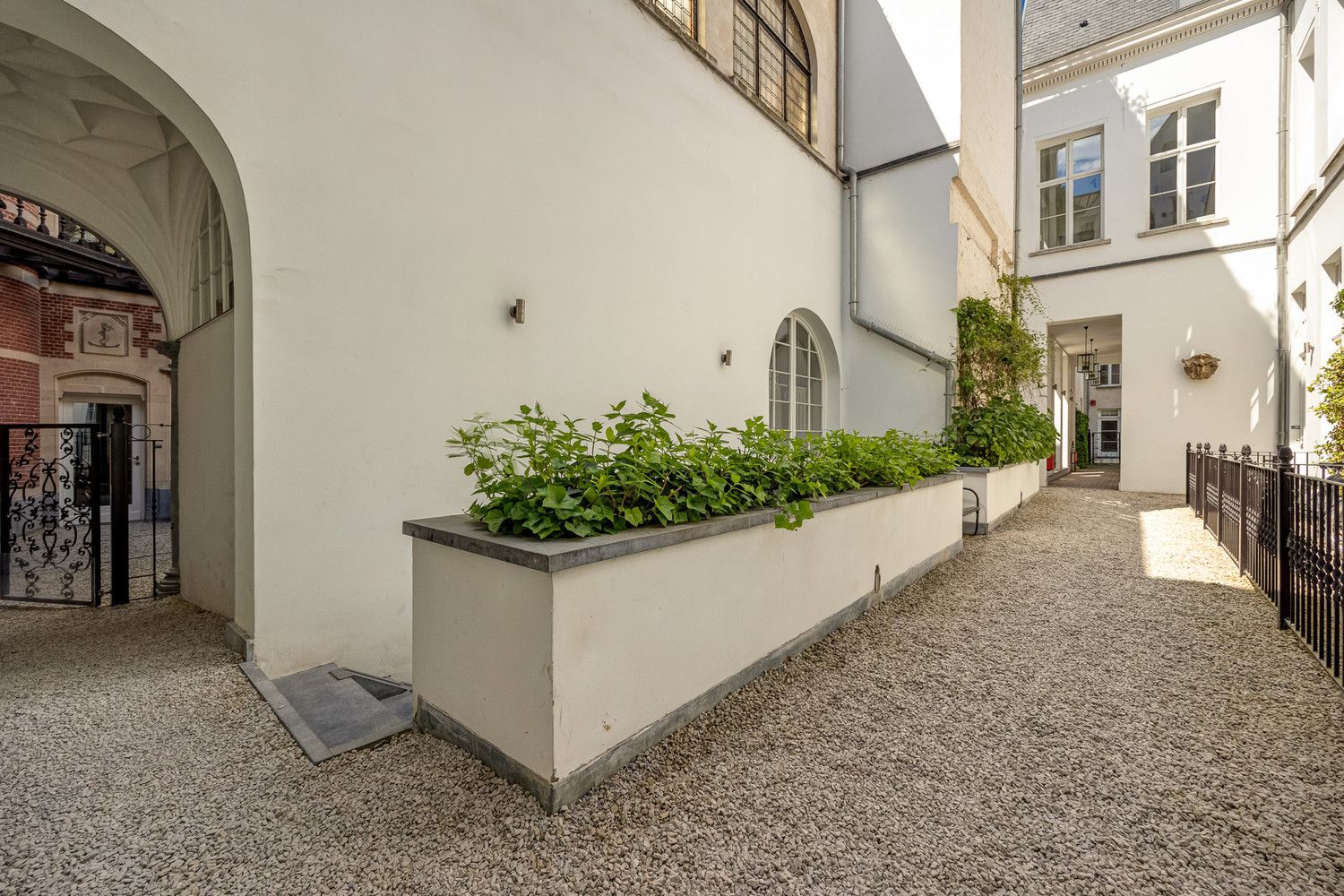 Unieke en energiezuinige stadsvilla (224m²) met fantastisch zonneterras in het hart van historisch Antwerpen – luxe, rust en boordevol karakter! foto 40