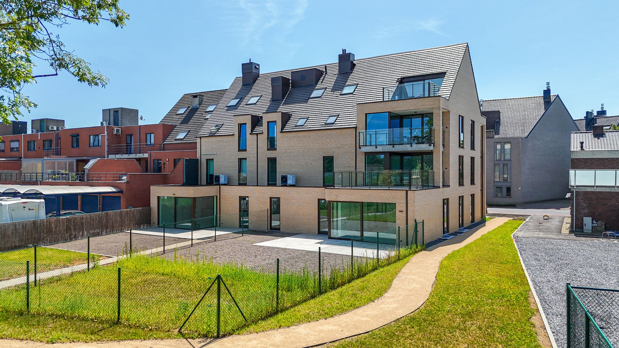 Modern nieuwbouw penthouse met zonneterras en garage! foto 30
