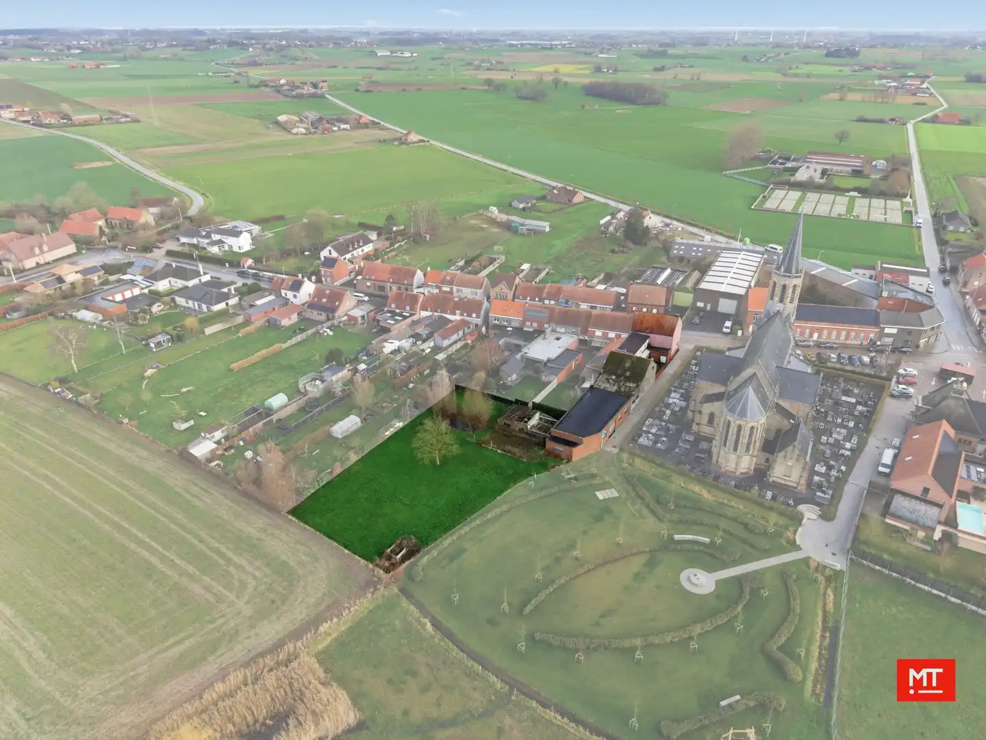 Bijzonder ruim gebouw met magazijn in de dorpskern van Zandvoorde (Zonnebeke) foto 23