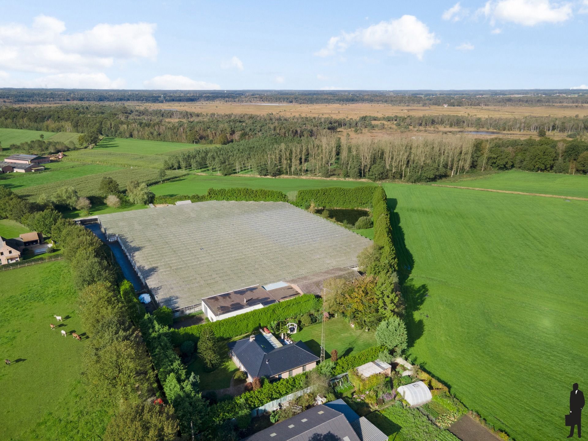 Uitzonderlijk eigendom op ca. 2,3 hectare grond. foto 2