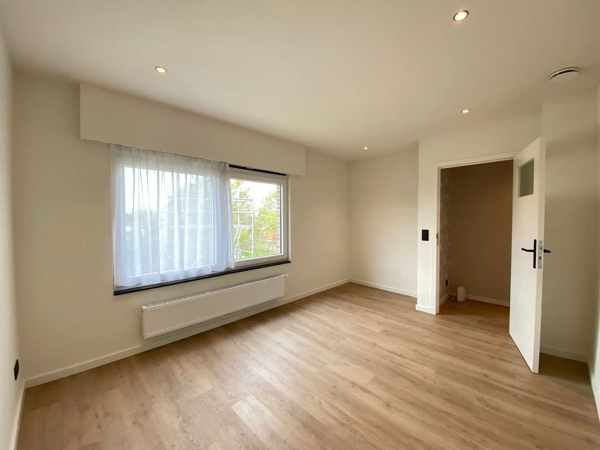 prachtig gerenoveerde woonst met 5 slaapkamers en 2 garages foto 29