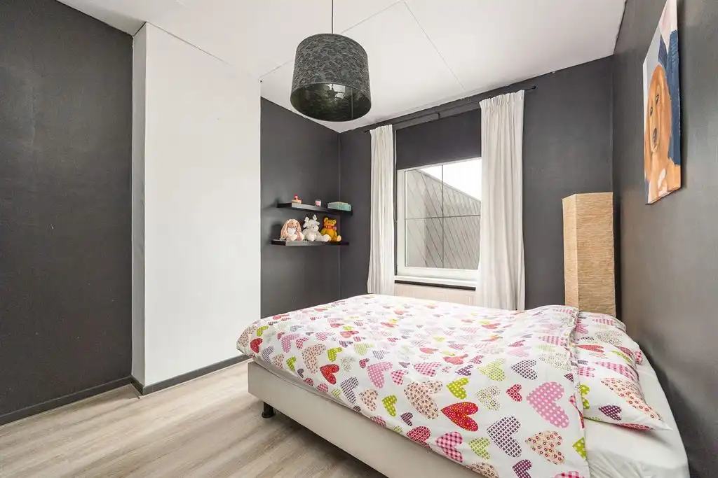 Ruime instapklare woning vlakbij het Rivierenhof foto 14