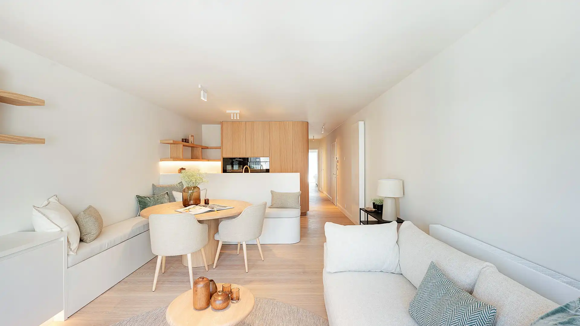 Luxueus afgewerkt appartement ideaal gelegen tussen Lichttoren- en Driehoeksplein foto 2