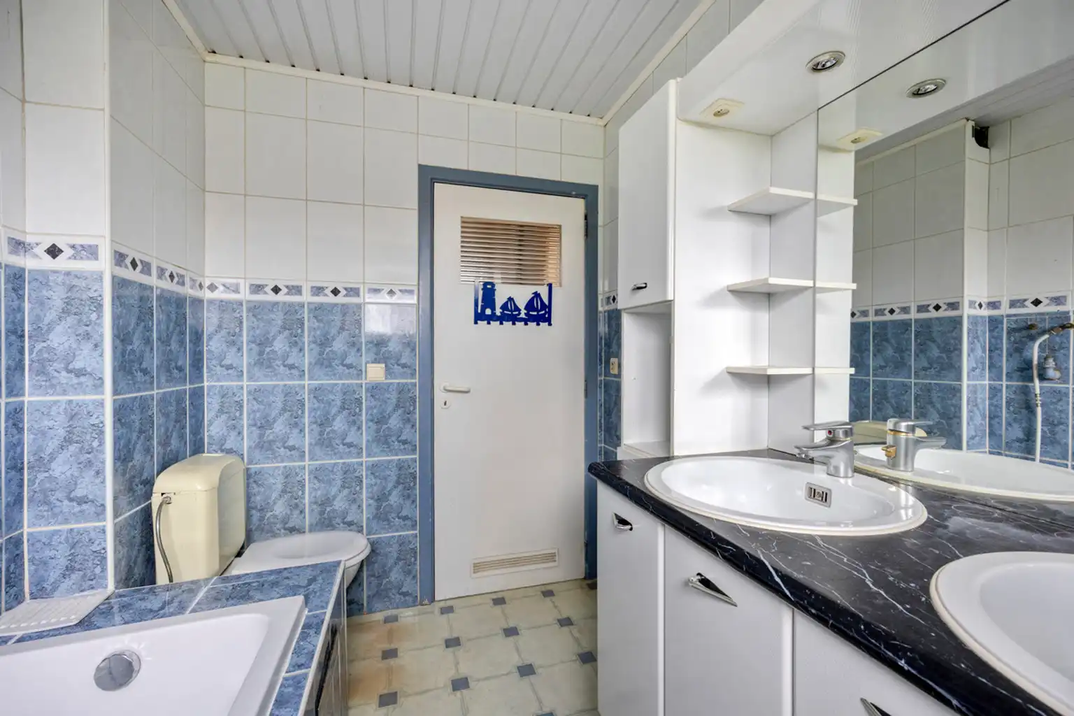 Bel-etagewoning met drie slaapkamers met garage en tuin foto 18