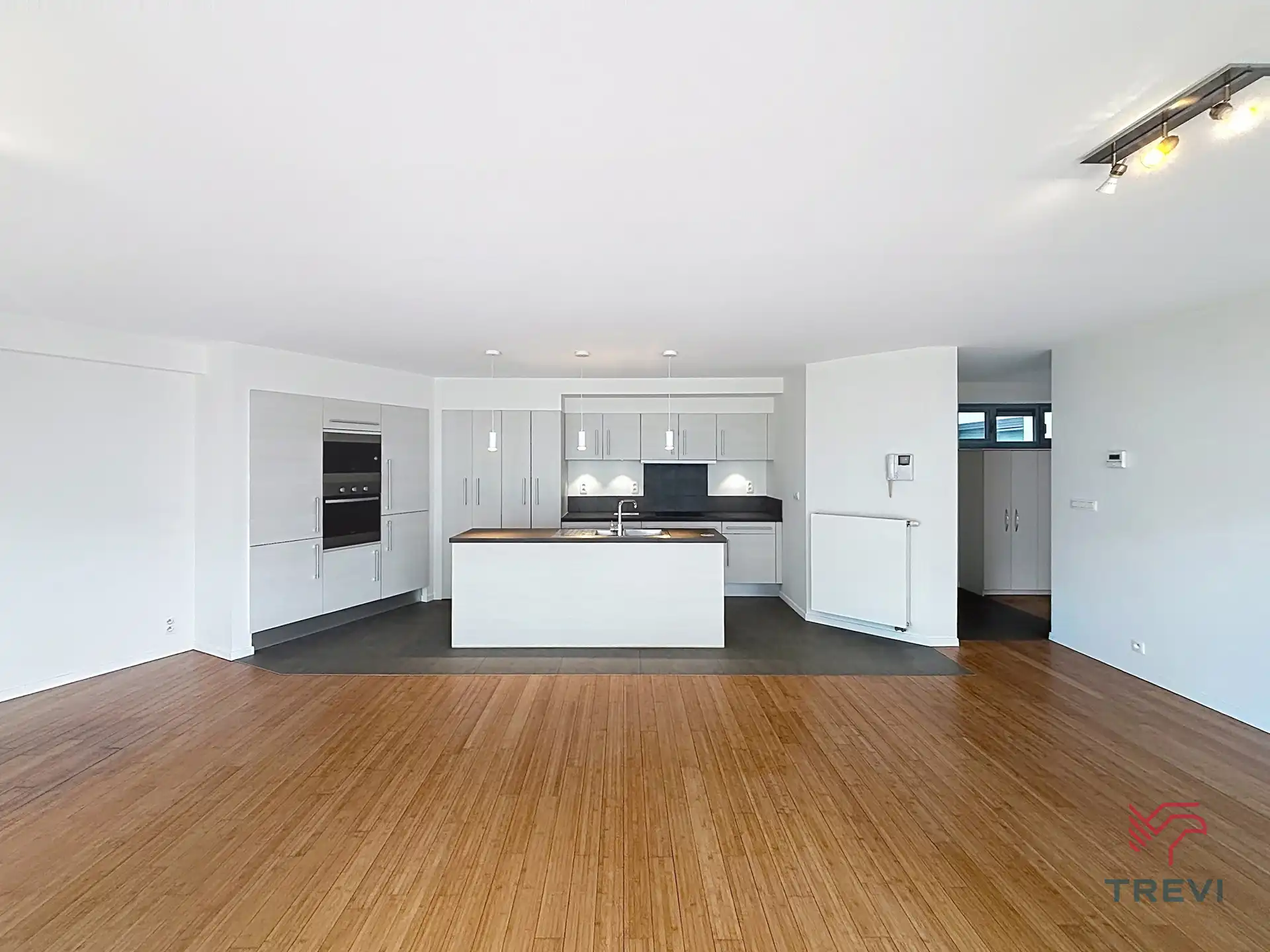Ruim 2-slaapkamerappartement in een rustig binnengebied foto 2