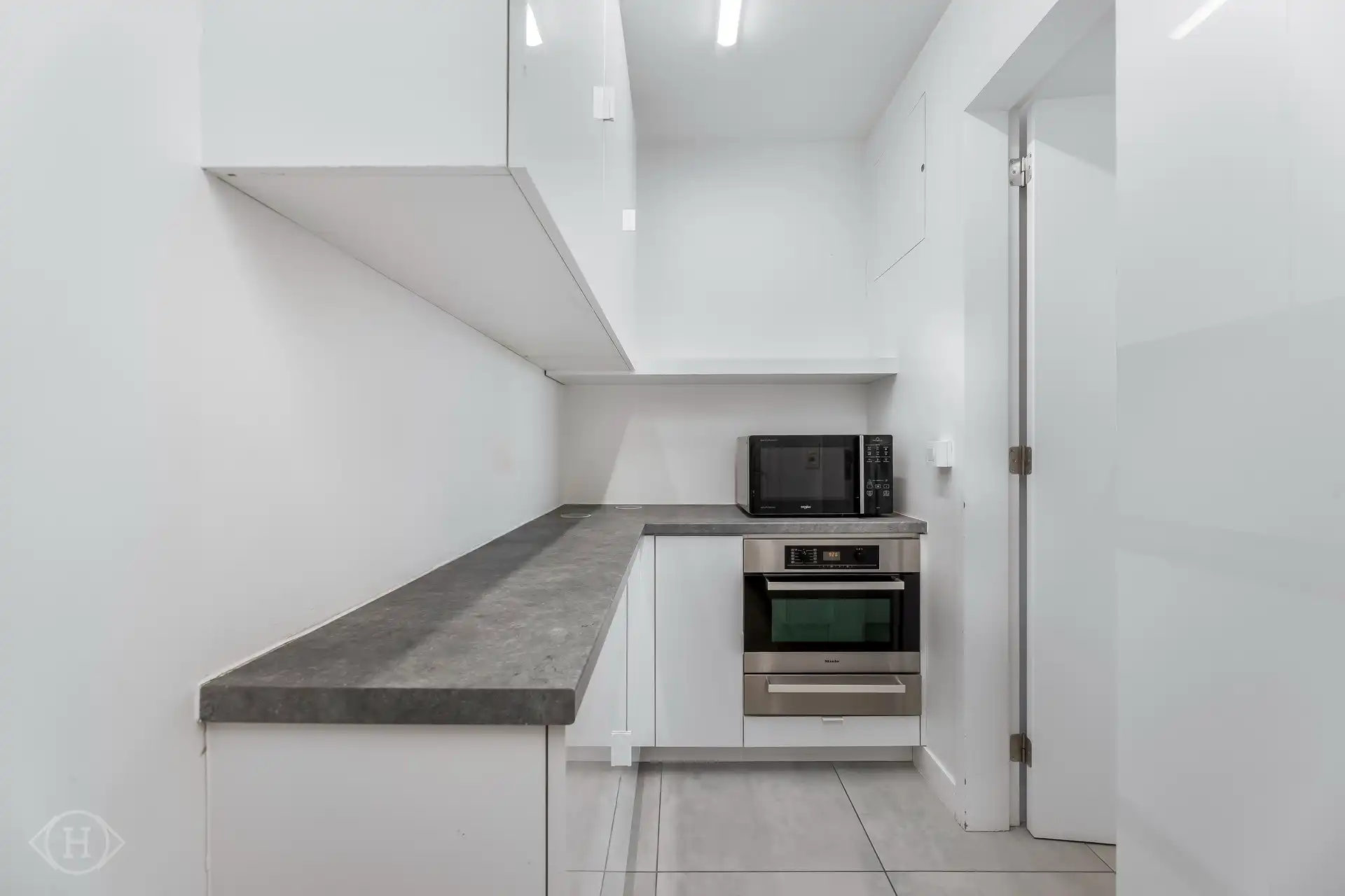 Bemeubeld appartement met prachtig terras foto 9