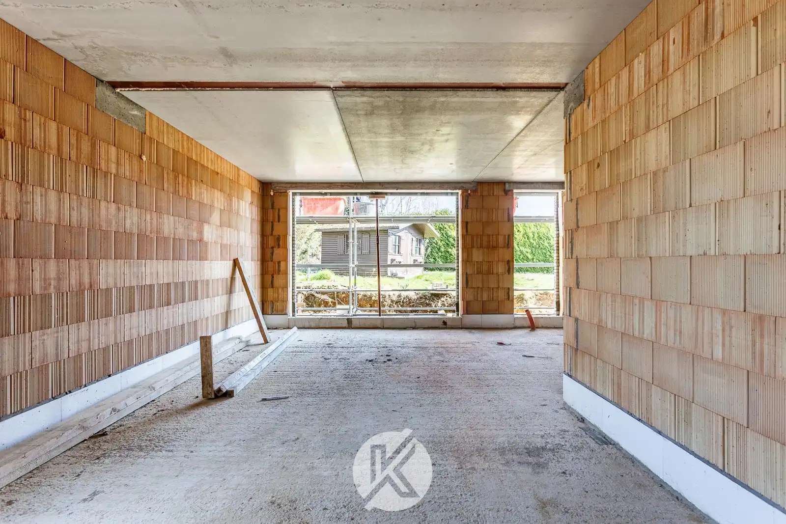 Strakke halfopen nieuwbouwwoning met potentieel foto 4