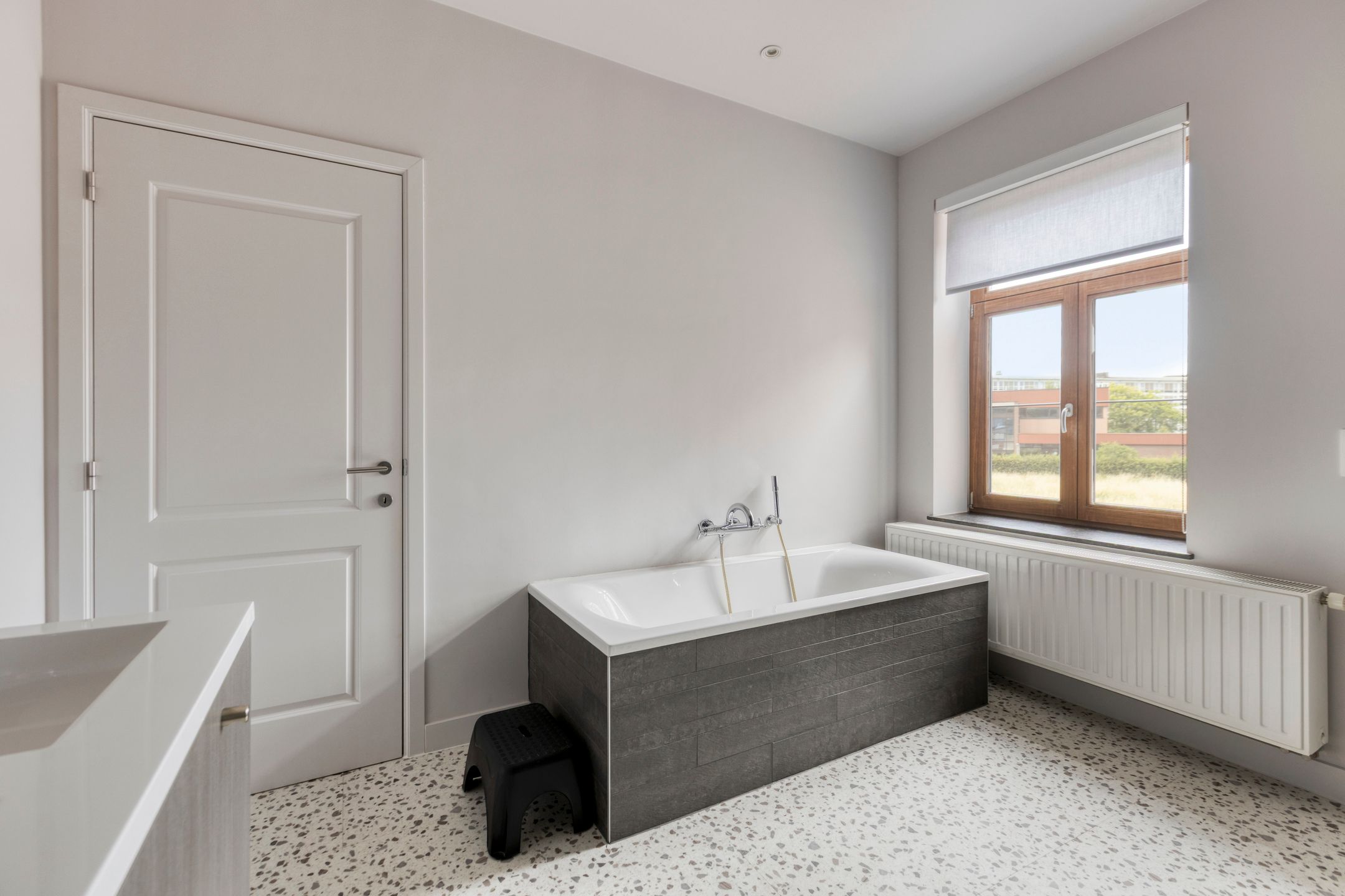 Gerenoveerde herenwoning met garage foto 18