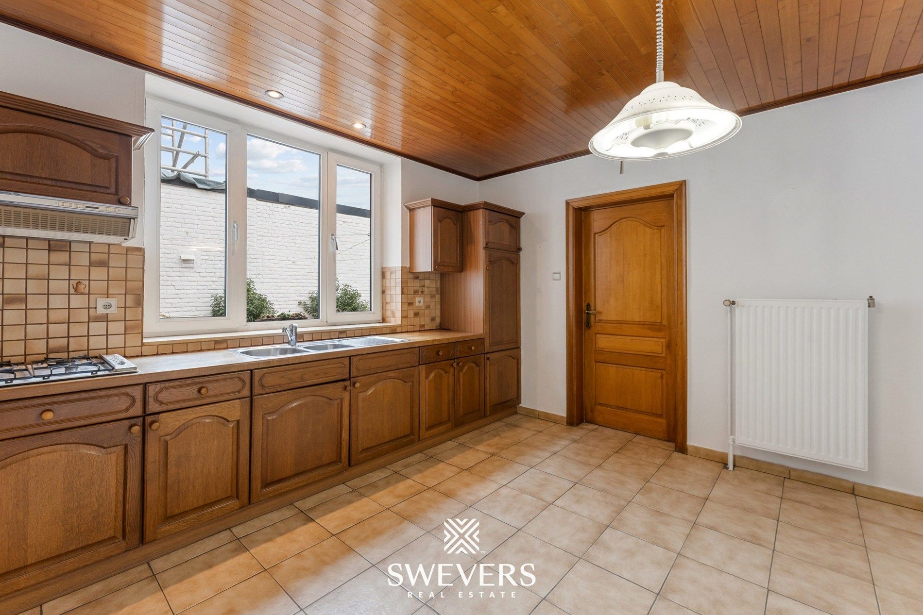 Te renoveren woning met veel karakter nabij het centrum  foto 9