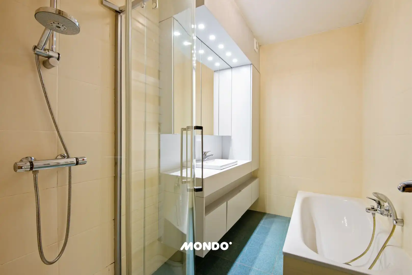 Gelijkvloers appartement met staanplaats en kelderberging! foto 9