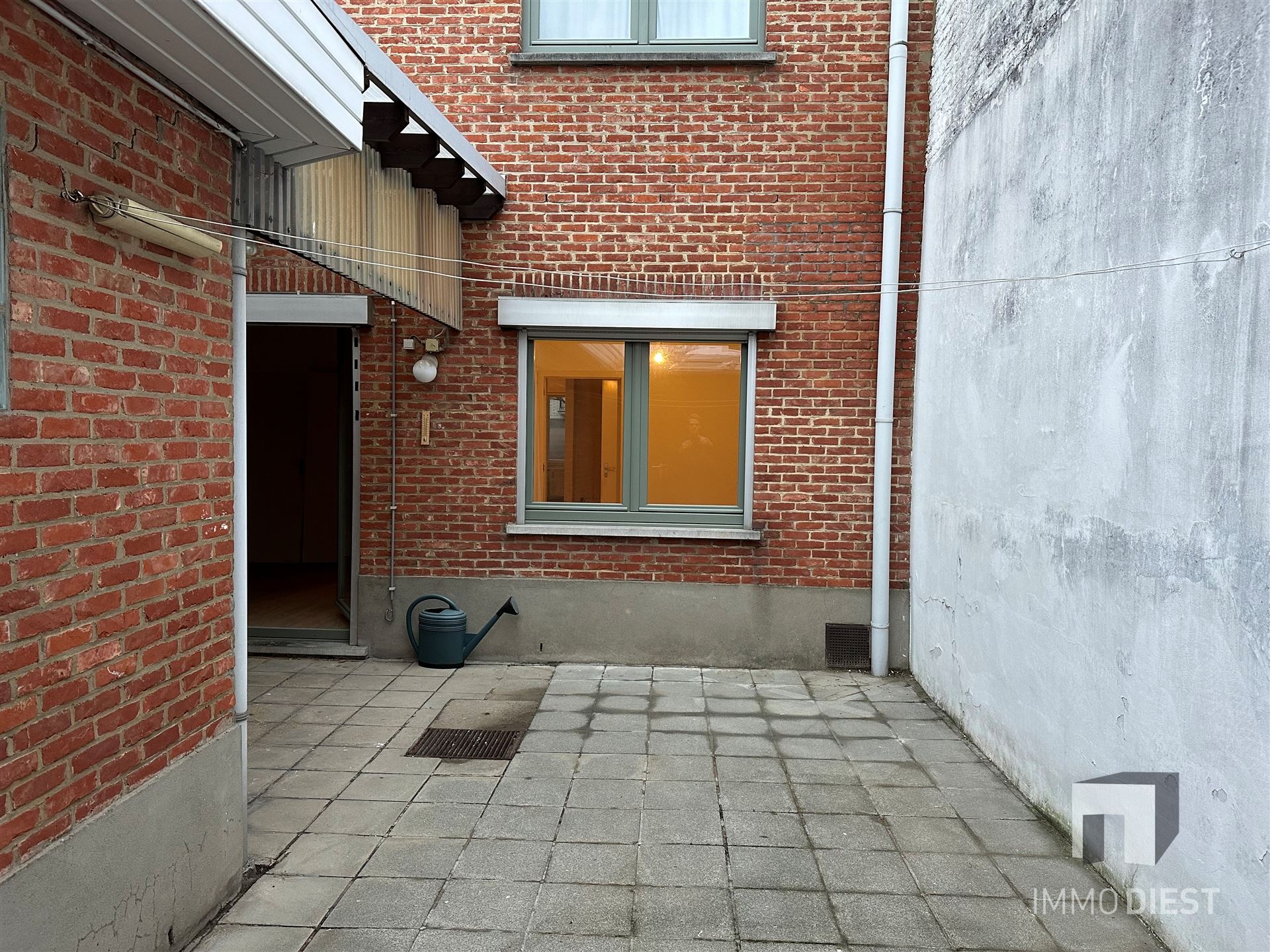 Gelijkvloers appartement met koer en 2 ruime slaapkamers foto 18