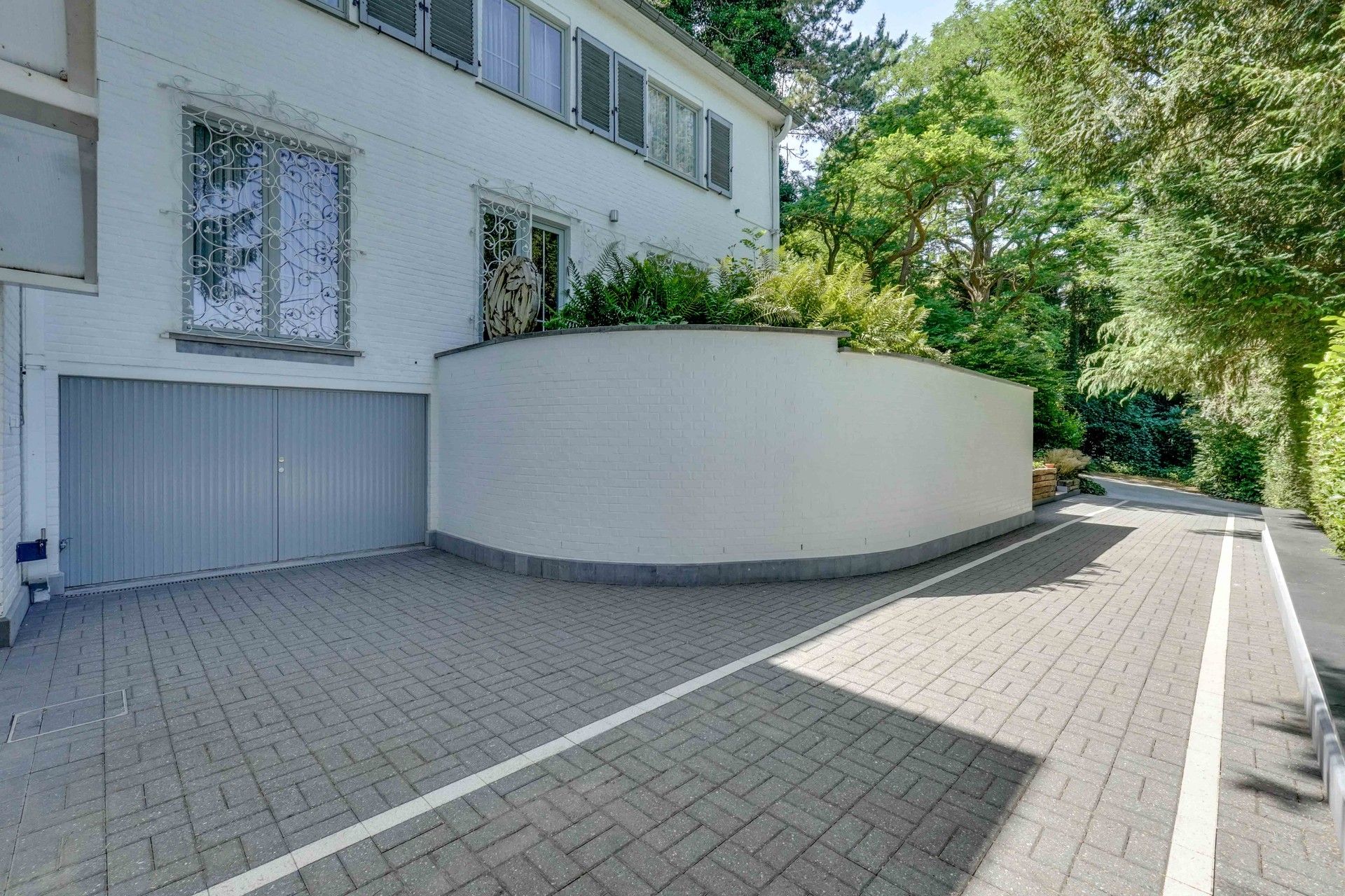 EXCLUSIEVE VILLA + BOUWGROND IN DOODLOPENDE STRAAT foto 12