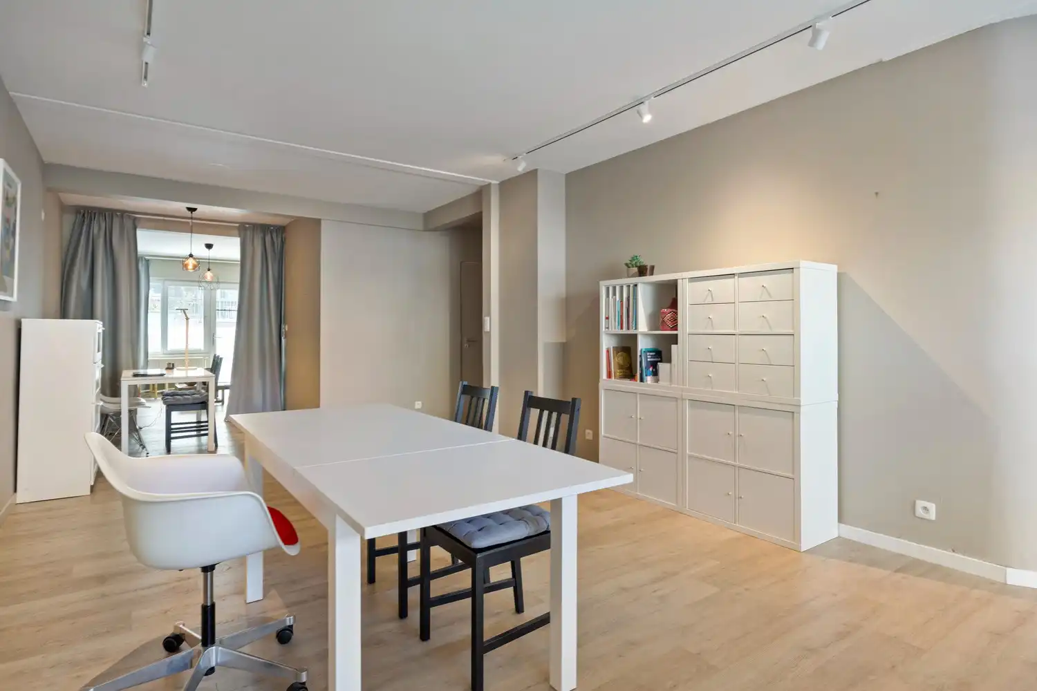 +/- 80m² kantoor foto 3