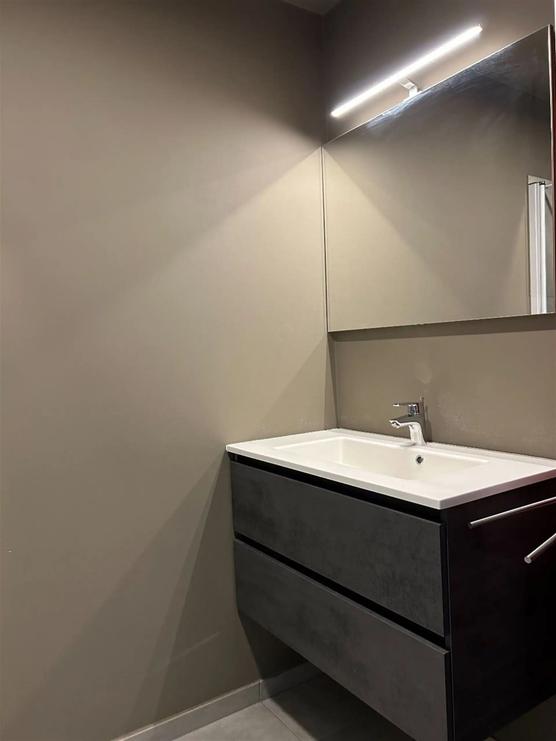 Instapklaar duplexappartement met 1 slpk en autostaanplaats! foto 9