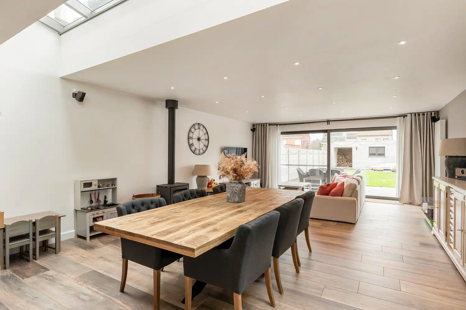 Volledig vernieuwde gezinswoning met tuin. foto 12