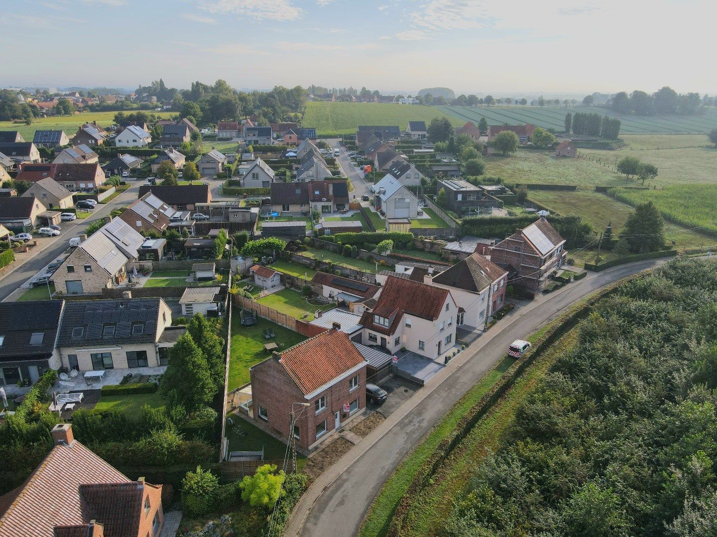 Ruime woning met 5 slaapkamers, tuin en garage gelegen in een groene omgeving foto 22