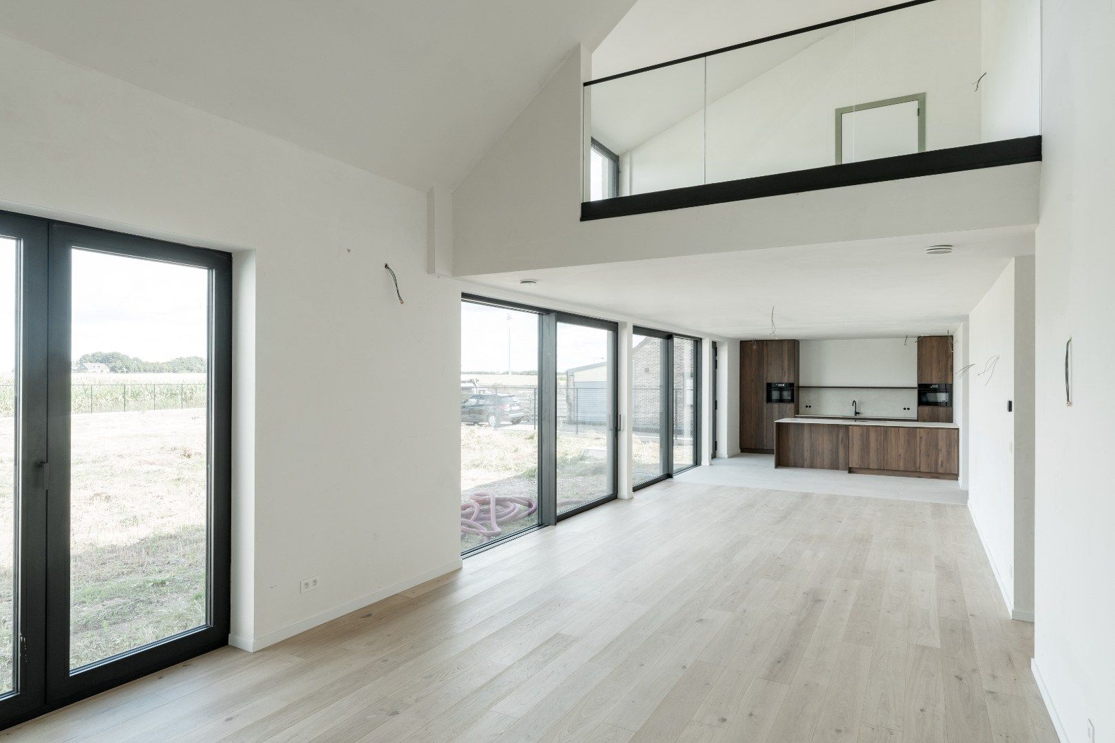 Hoogwaardig, volledig afgewerkte nieuwbouwwoning in authentieke hoeve op een perceel van 12a27ca!  foto 9