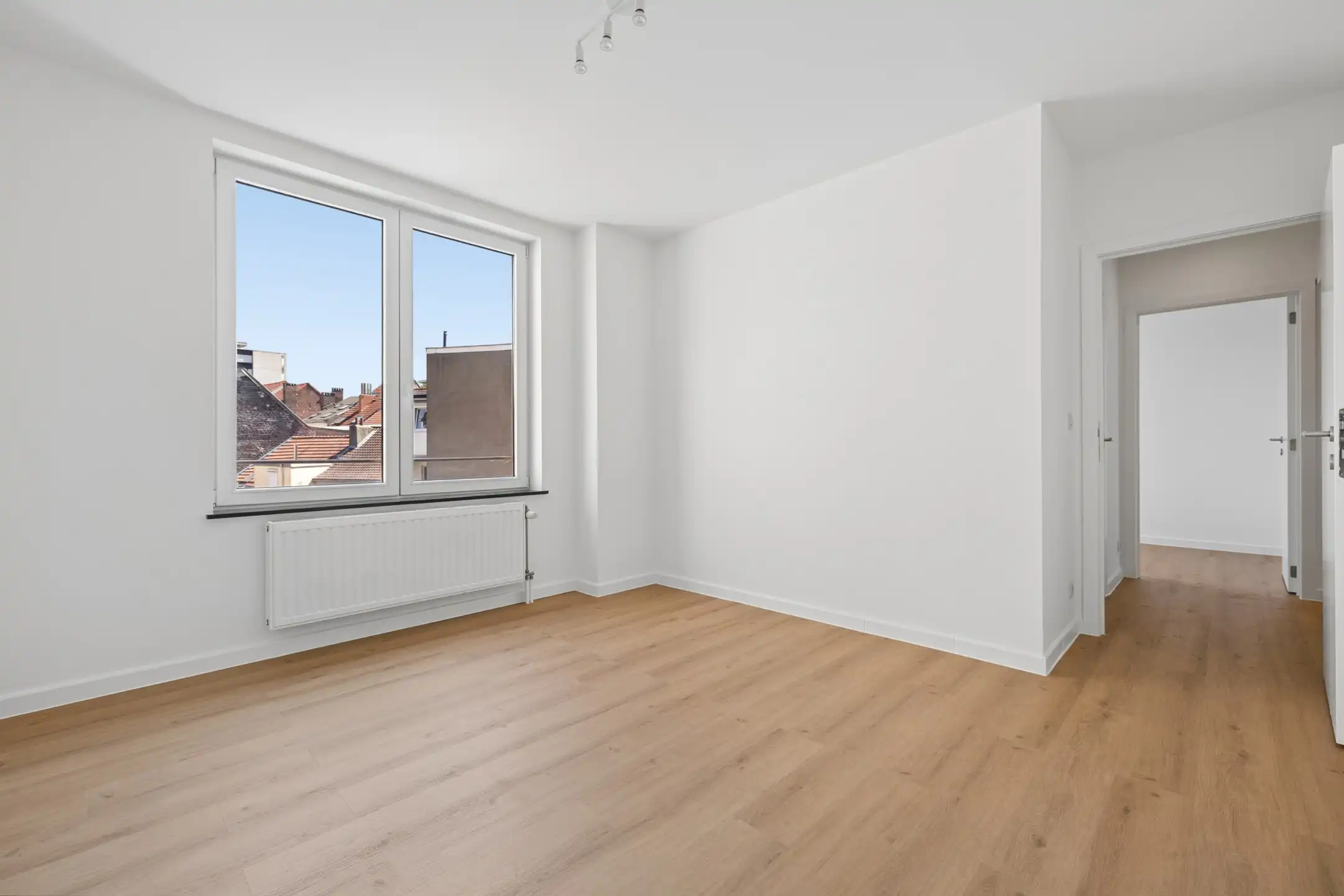 Gerenoveerd appartement met 2 slpkamers van ± 100m² foto 12