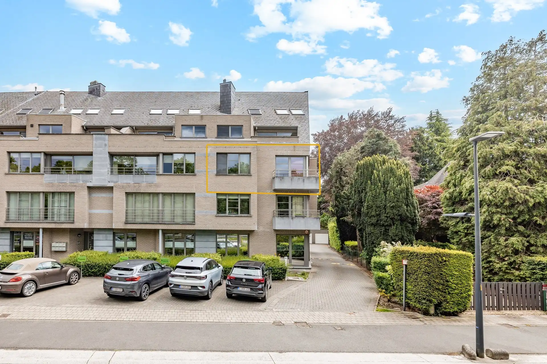 Uitzonderlijk lichtrijk hoekappartement van maar liefst 150 m² foto 2