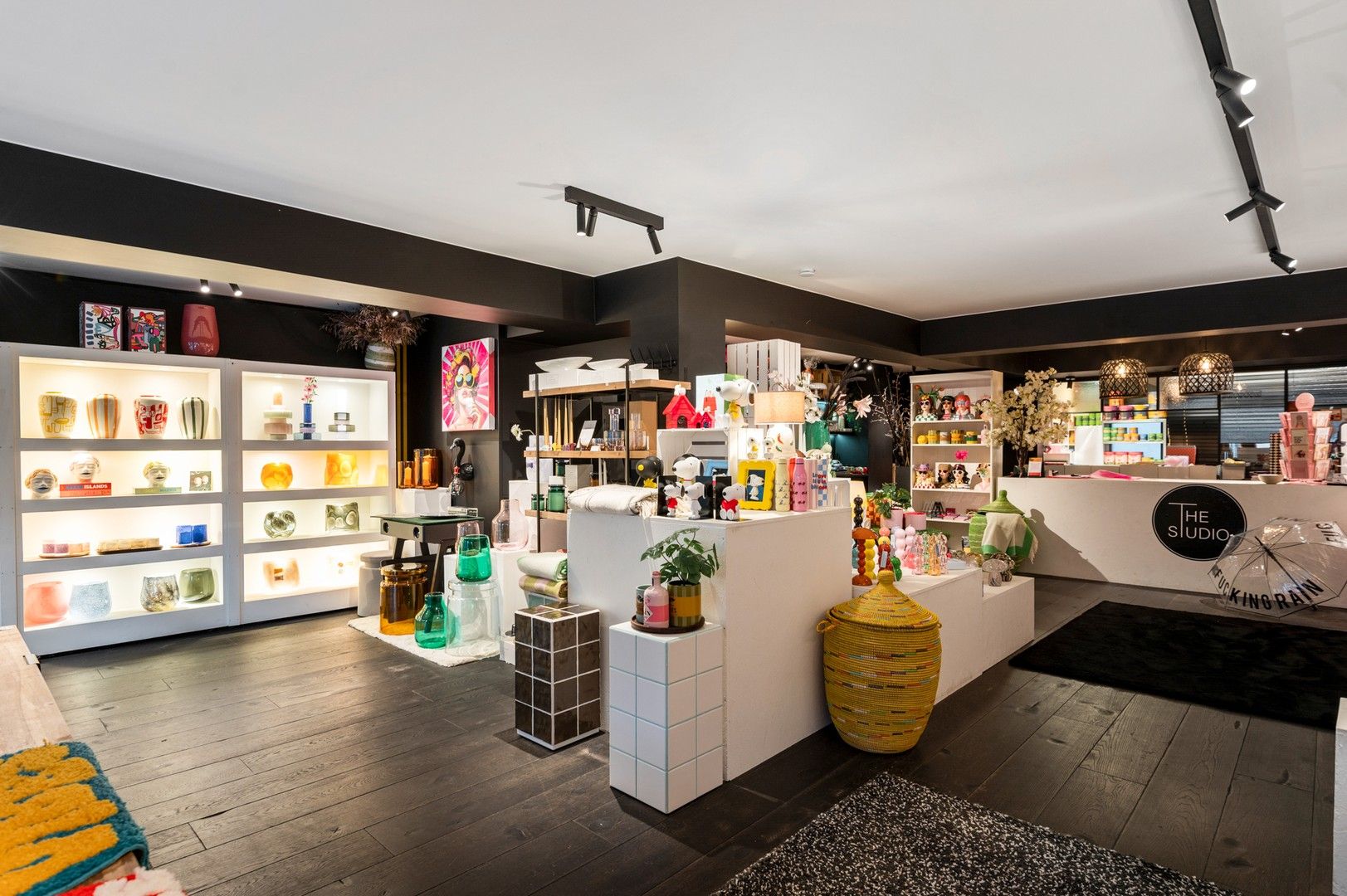 Commercieel gelijkvloers te huur met toplocatie in Brasschaat foto {{pictureIndex}}