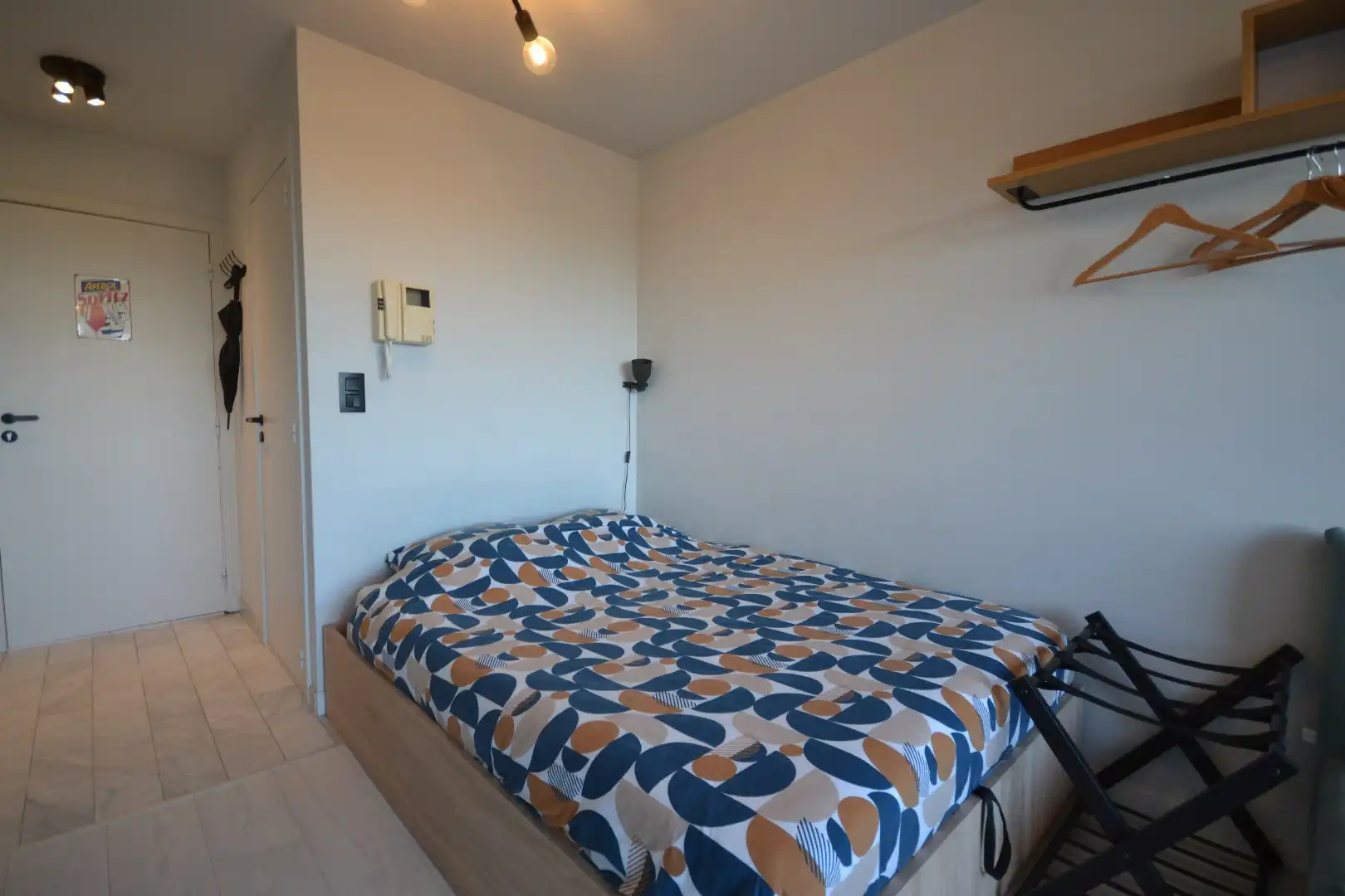 Zonnige studio met vrij uitzicht  en op  enkele stappen van de zee. foto 4