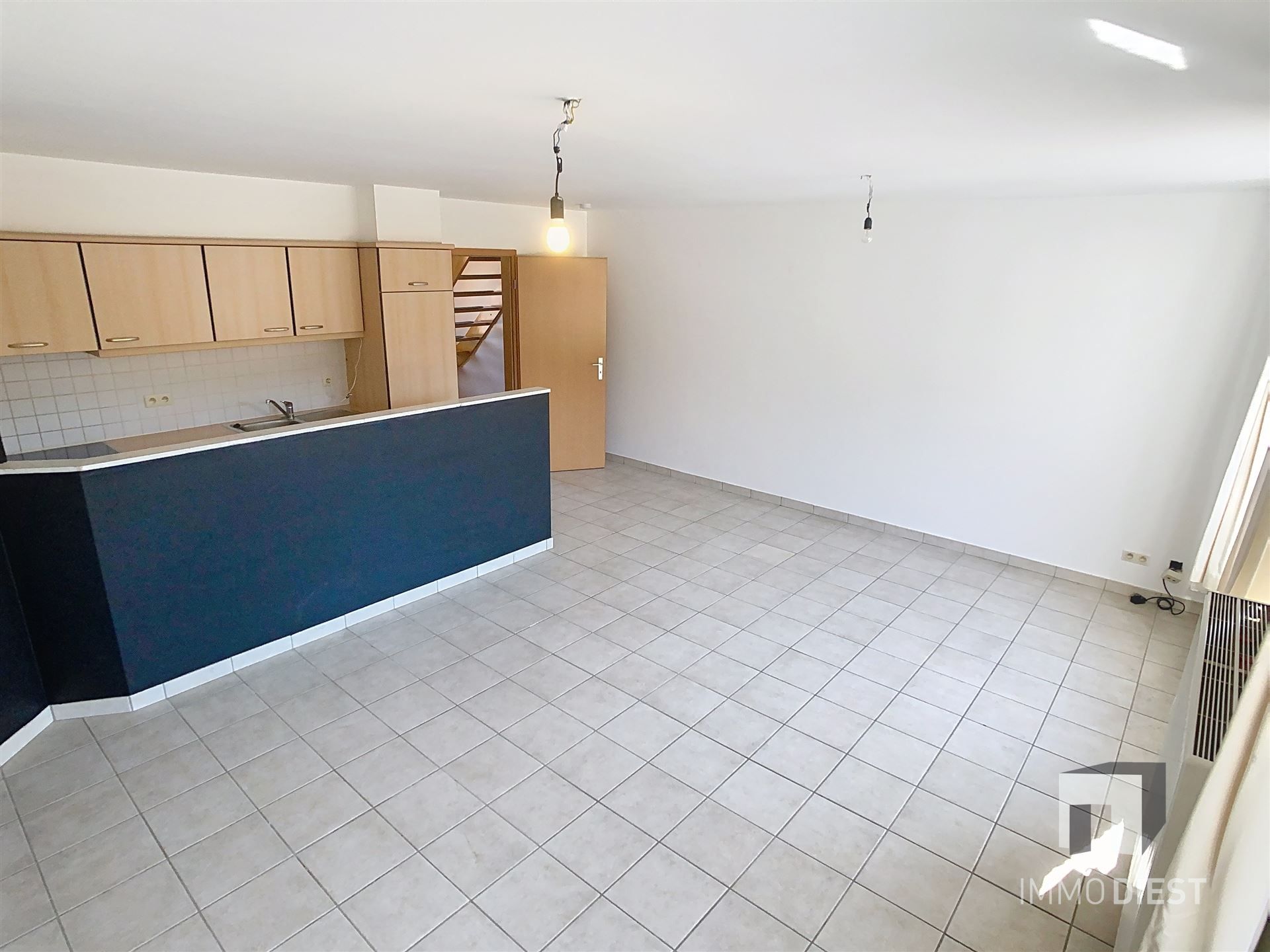 Triplex met 2 slaapkamers en inpandige garage foto 5