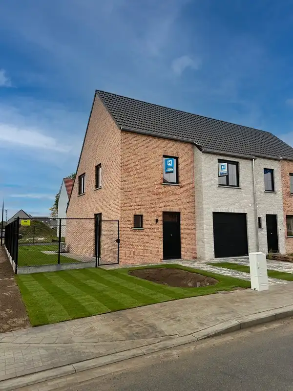 Volledig afwerkte woning met 3 slaapkamers in Waardamme foto {{pictureIndex}}