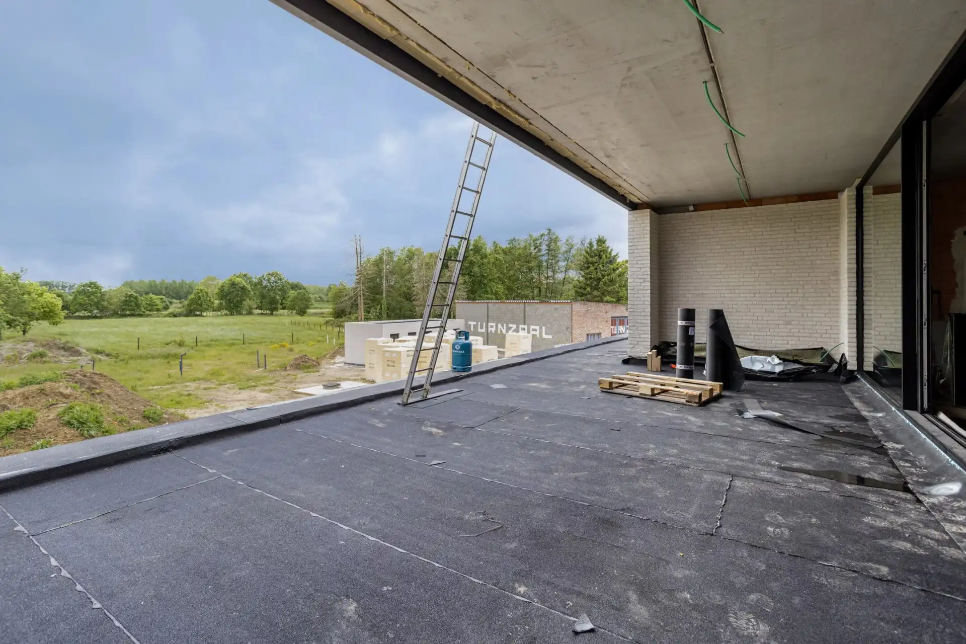 1.2 EXCLUSIEF  NIEUWBOUWAPPARTEMENT MET 2 SLPK’S EN RUIM TERRAS IN LINKHOUT foto 3