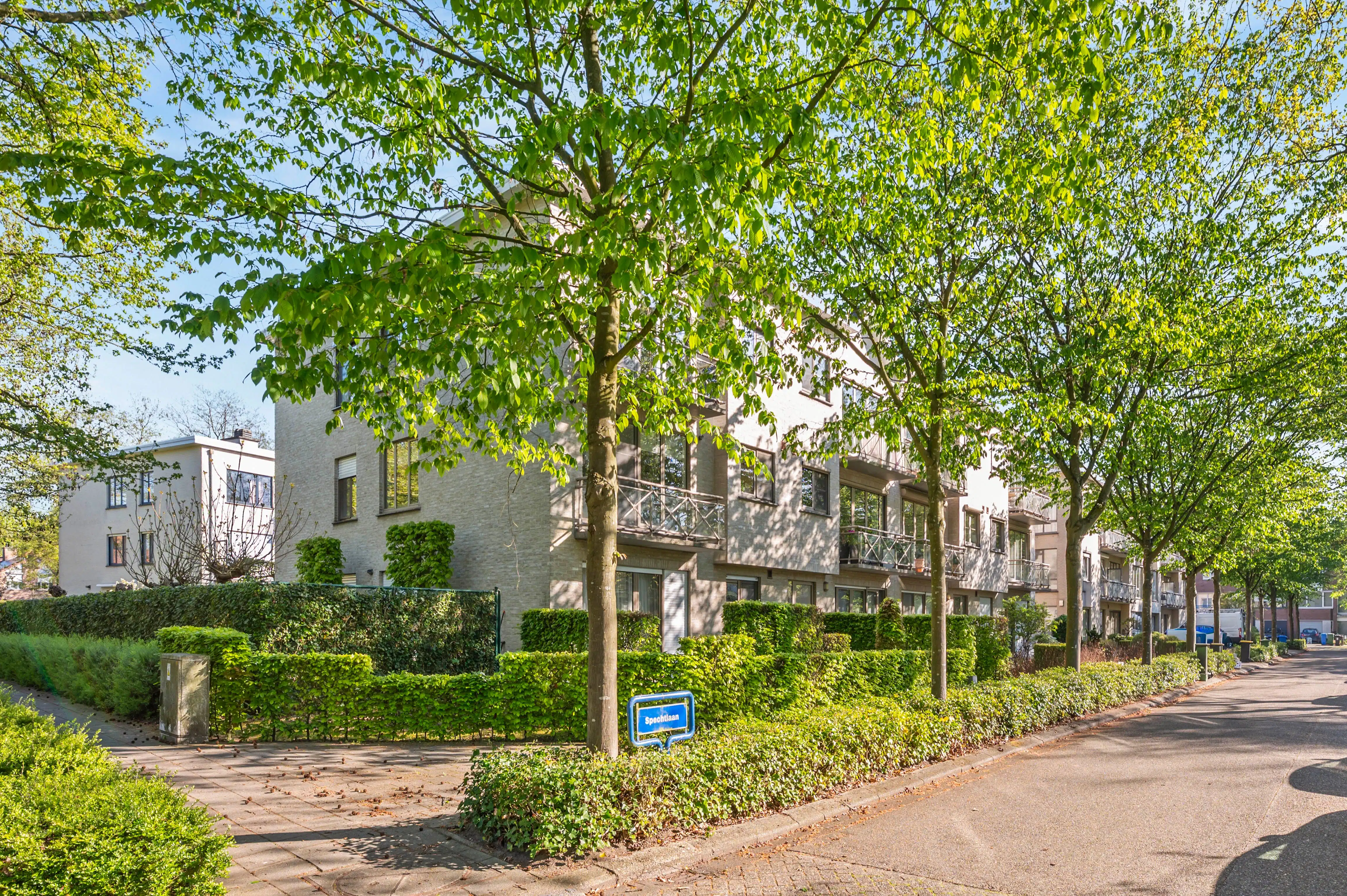 Instapklaar appartement met zonnig terras en garagebox in Brasschaat! foto 22