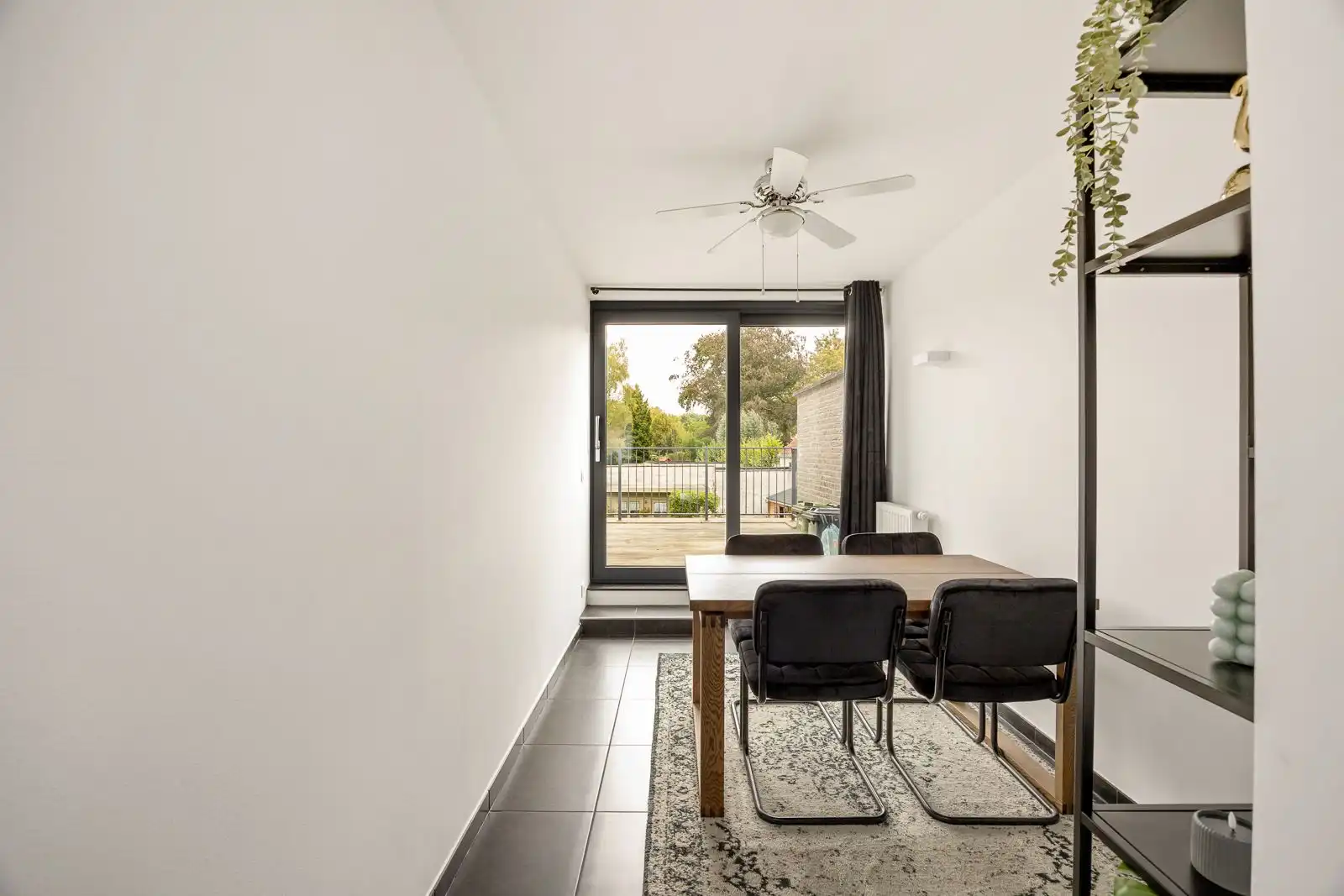 Topgelegen éénslaapkamerappartement met ruim terras en staanplaats in centrum Kapellen! foto 6