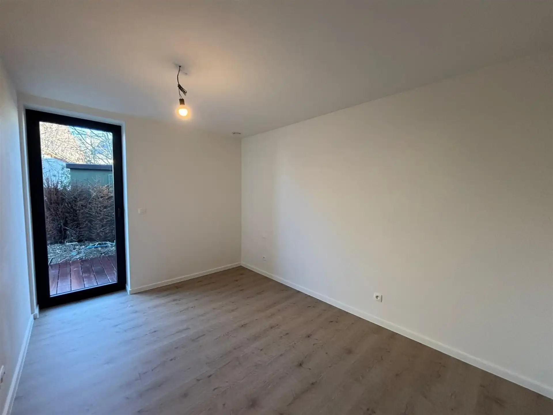 Modern gelijkvloers appartement met private tuin en ruime terrassen in Asse! foto 15